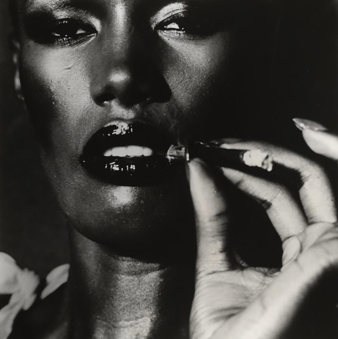 Unknown Nude Photograph – 1980er Jahre Grace Jones Fotos Satz von 2 (vintage Grace Jones Fotos)
