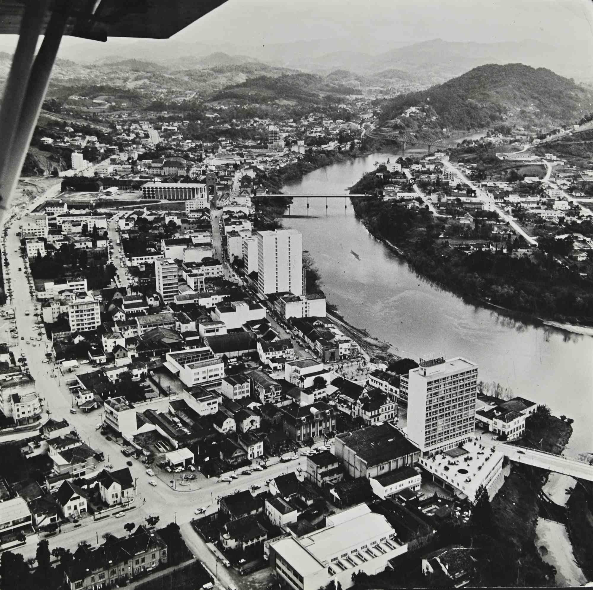 Figurative Photograph de Unknown - Vista aérea - Fotografía de época - Años 60