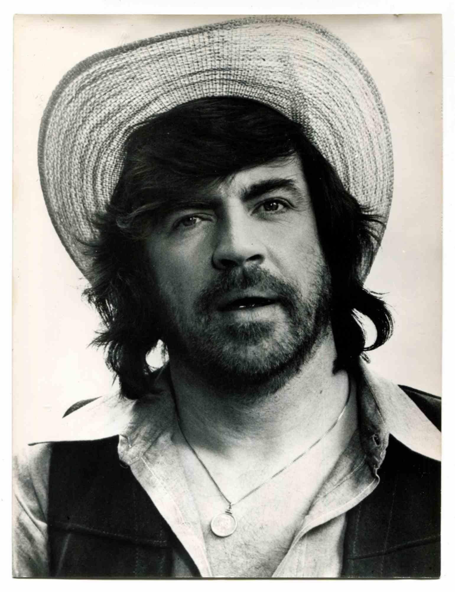 Unknown Portrait Photograph - Alan Bates - Vintage Photo - 1970s