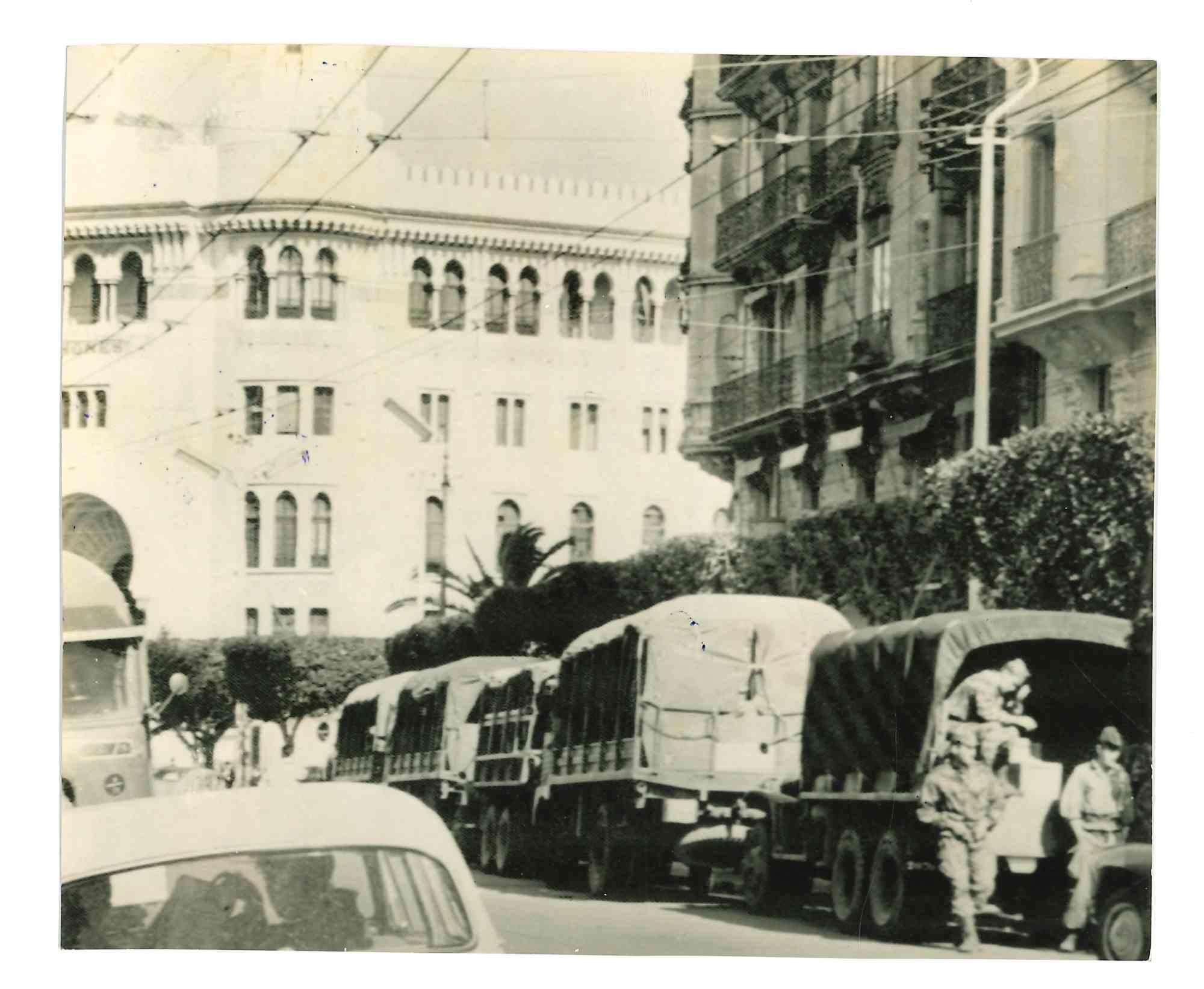 Unknown Figurative Photograph - Algeria - Historical Photo - 1960s