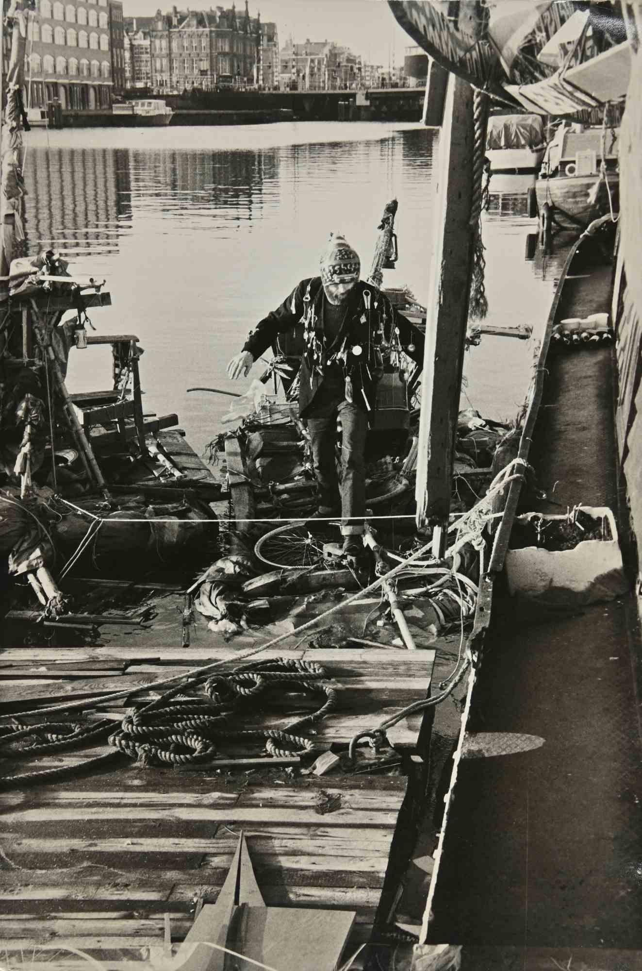 Figurative Photograph Unknown - Canal d'Amsterdam - Photo - Milieu du 20e siècle