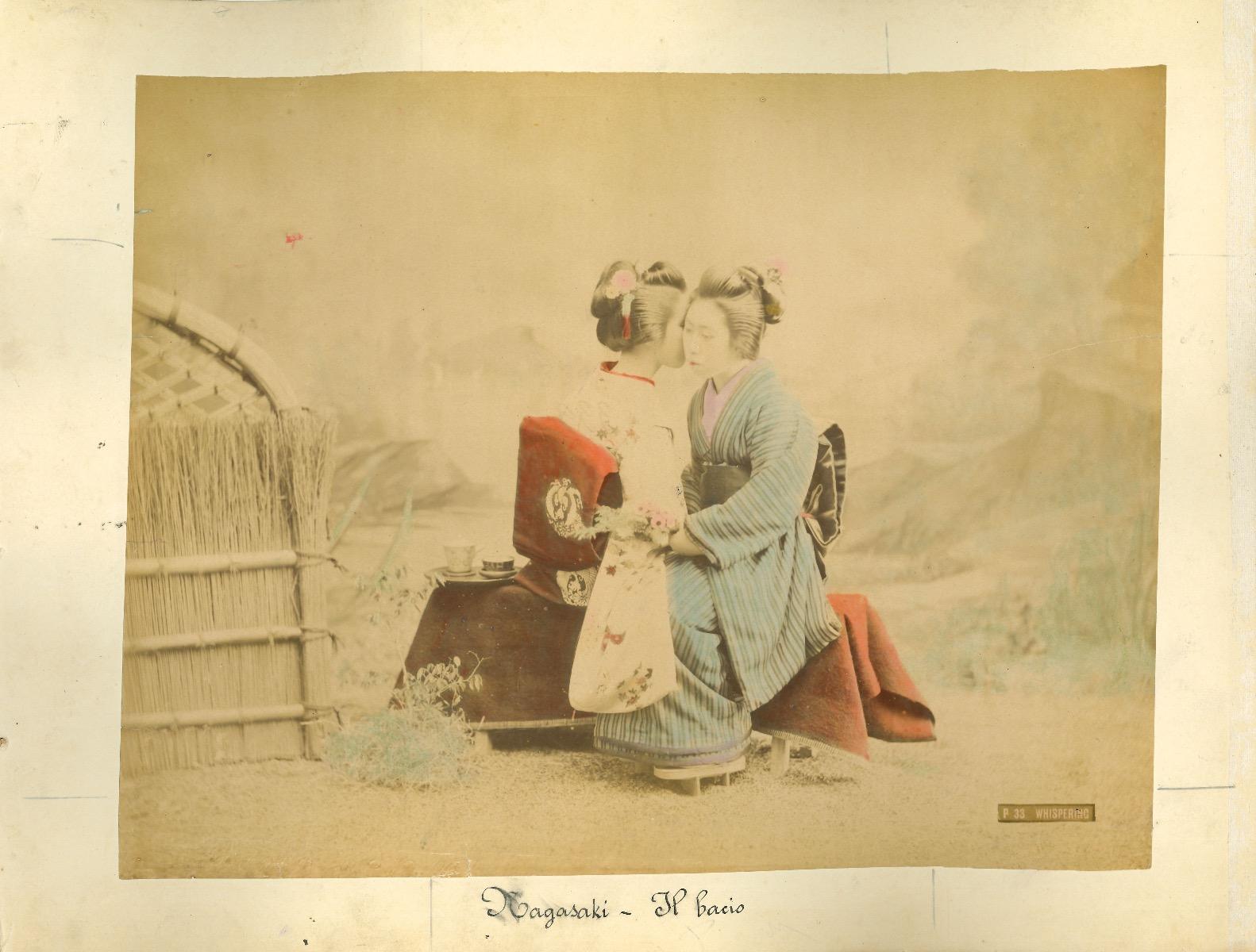 Antico ritratto di geishe, Nagasaki - Stampa all'albumina d'epoca - Anni 1880/90 - Photograph di Unknown