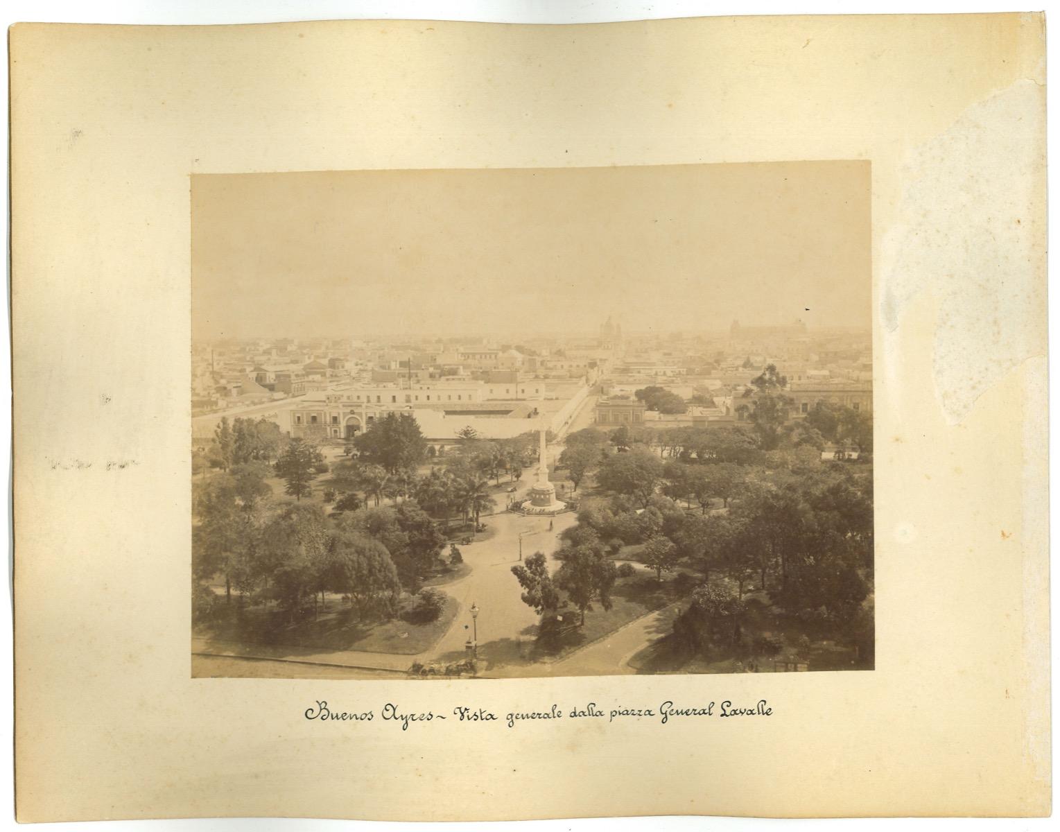 Landscape Photograph di Unknown - Antica veduta di Buenos Aires, Argentina - Foto originale d'epoca - Anni '80 del XIX secolo