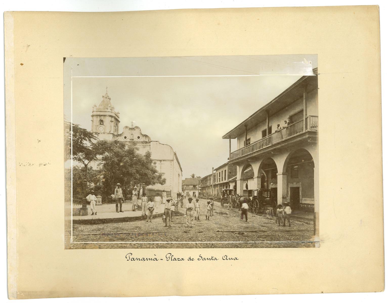 Figurative Photograph di Unknown - Viste antiche di Panama City - Foto d'epoca - 1880