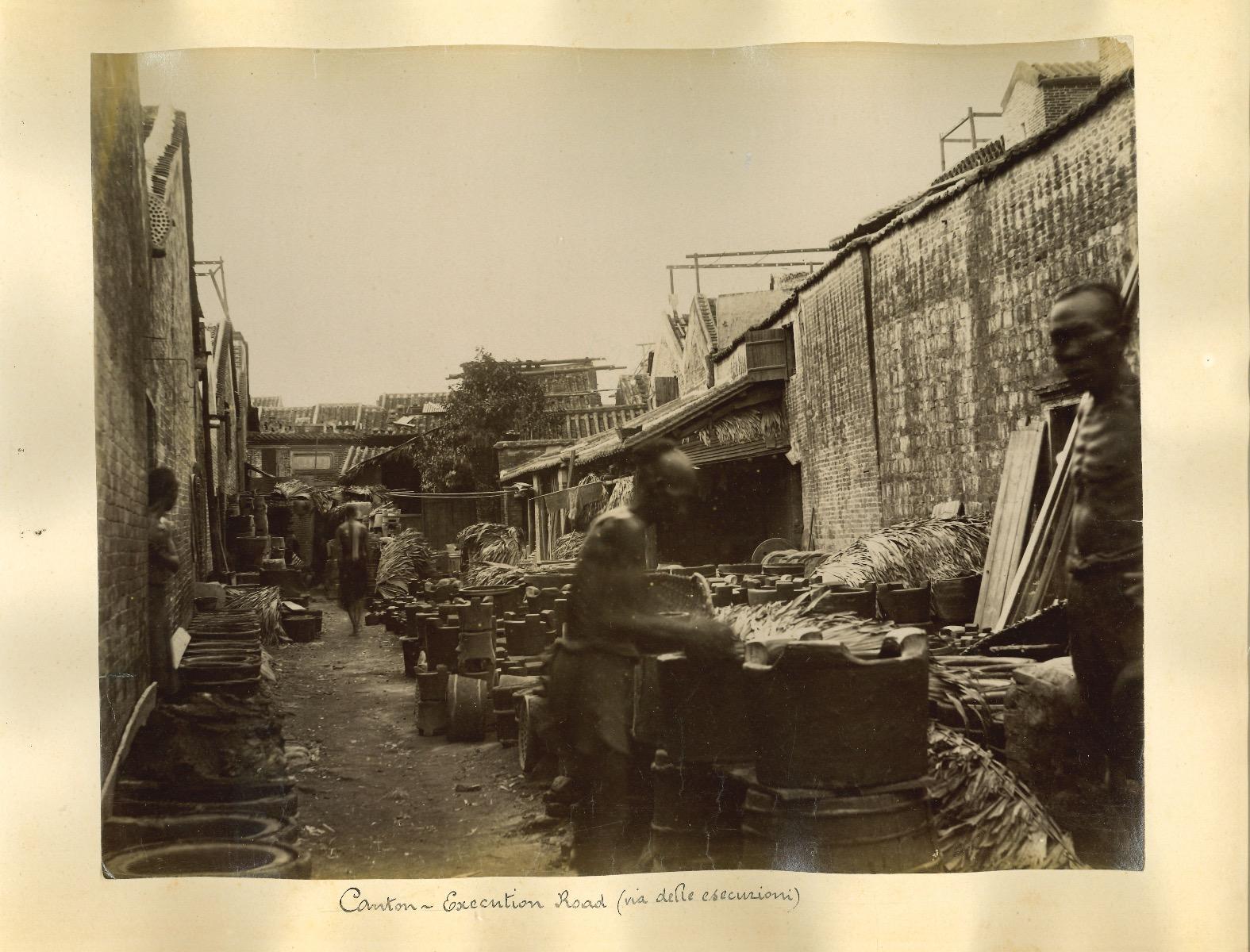 Anciennes vues du temple de la Reine du ciel à Canton - années 1890 - Photograph de Unknown