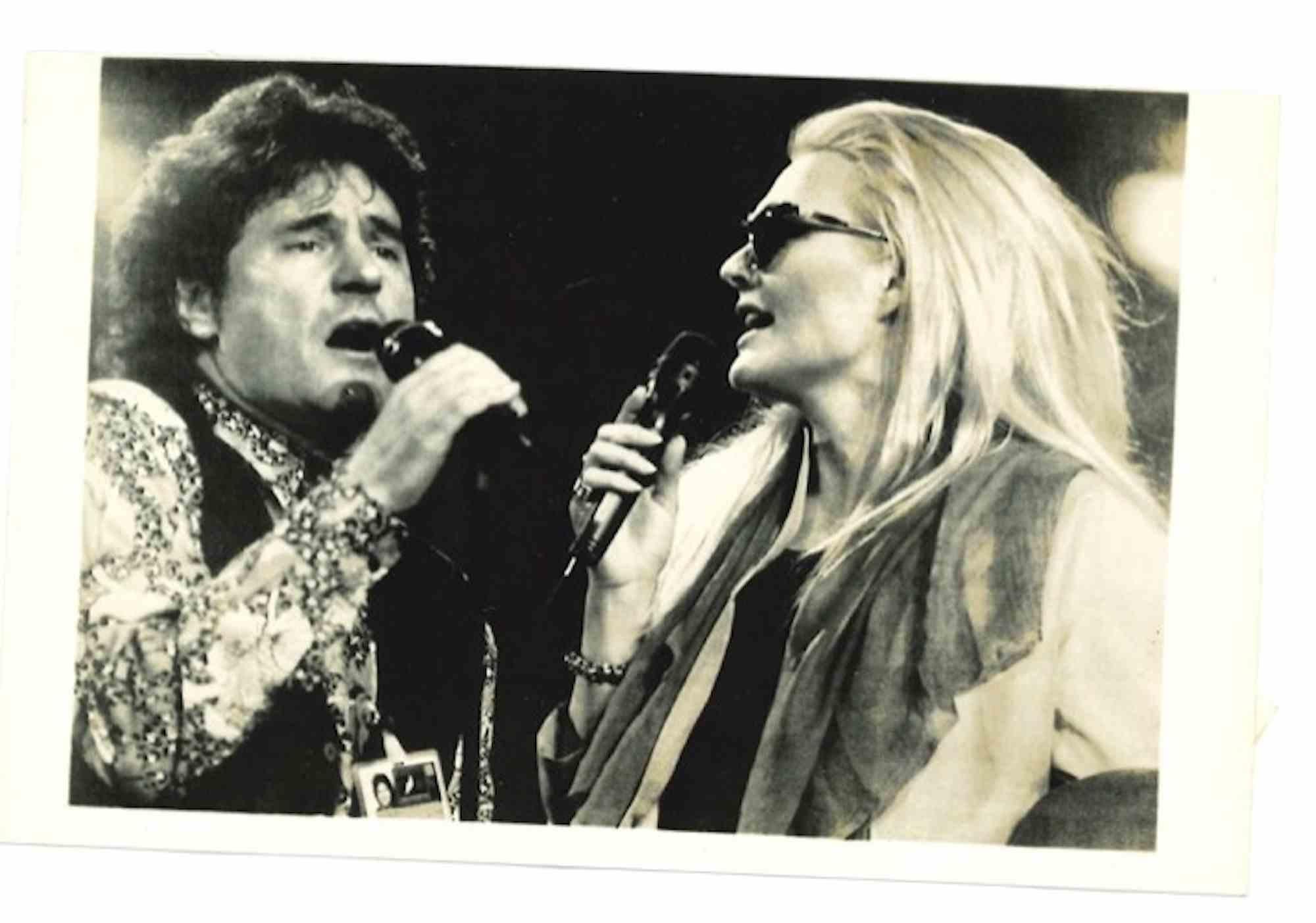 Unknown Figurative Photograph – Anna Oxa und Fausto Leali – Vintage-Fotografie – 1980er Jahre
