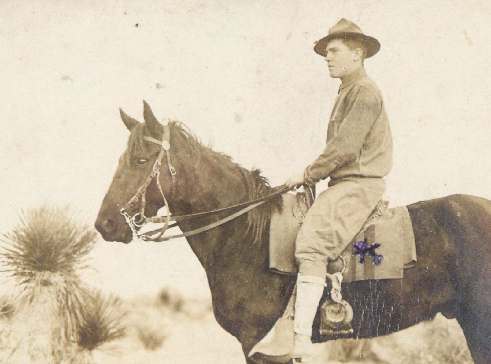 Photographie ancienne gélatino-argentique d'un soldat du 13e calvaire en vente 1