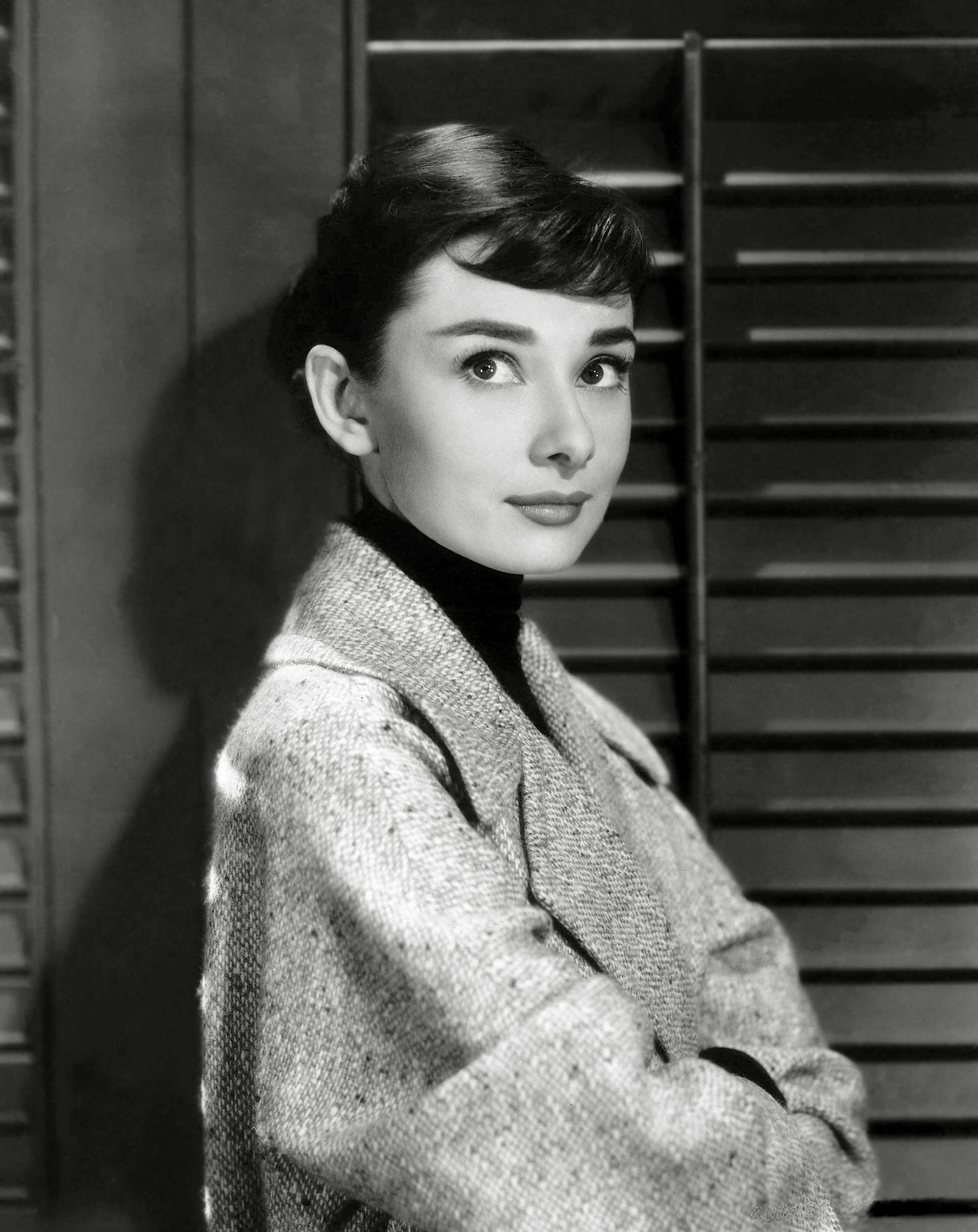 Unknown Black and White Photograph - Audrey Hepburn Looking Up Globe Photos Fine Art Print
