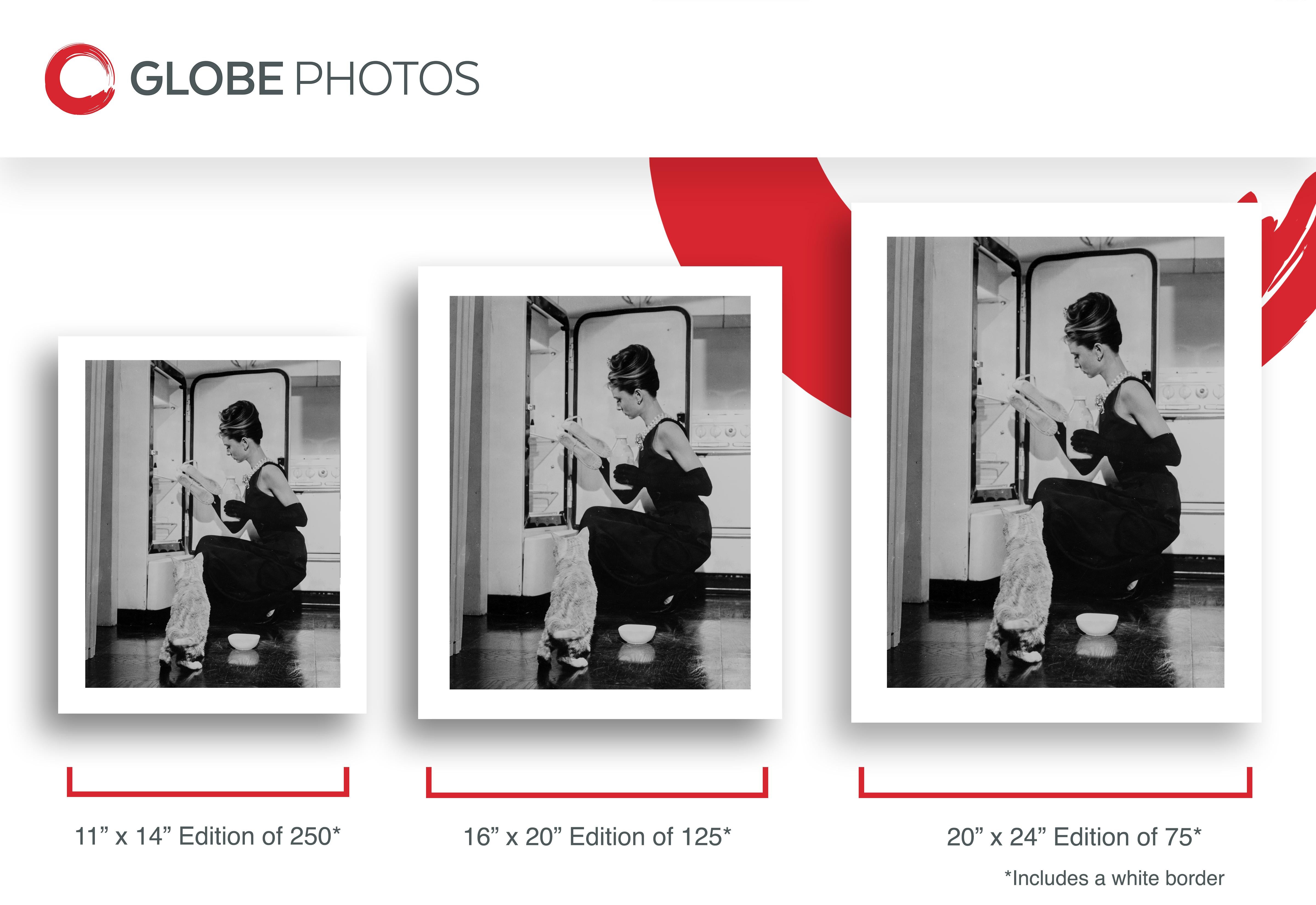 Audrey Hepburn: A casa solo per un momento - Photograph Contemporaneo di Unknown