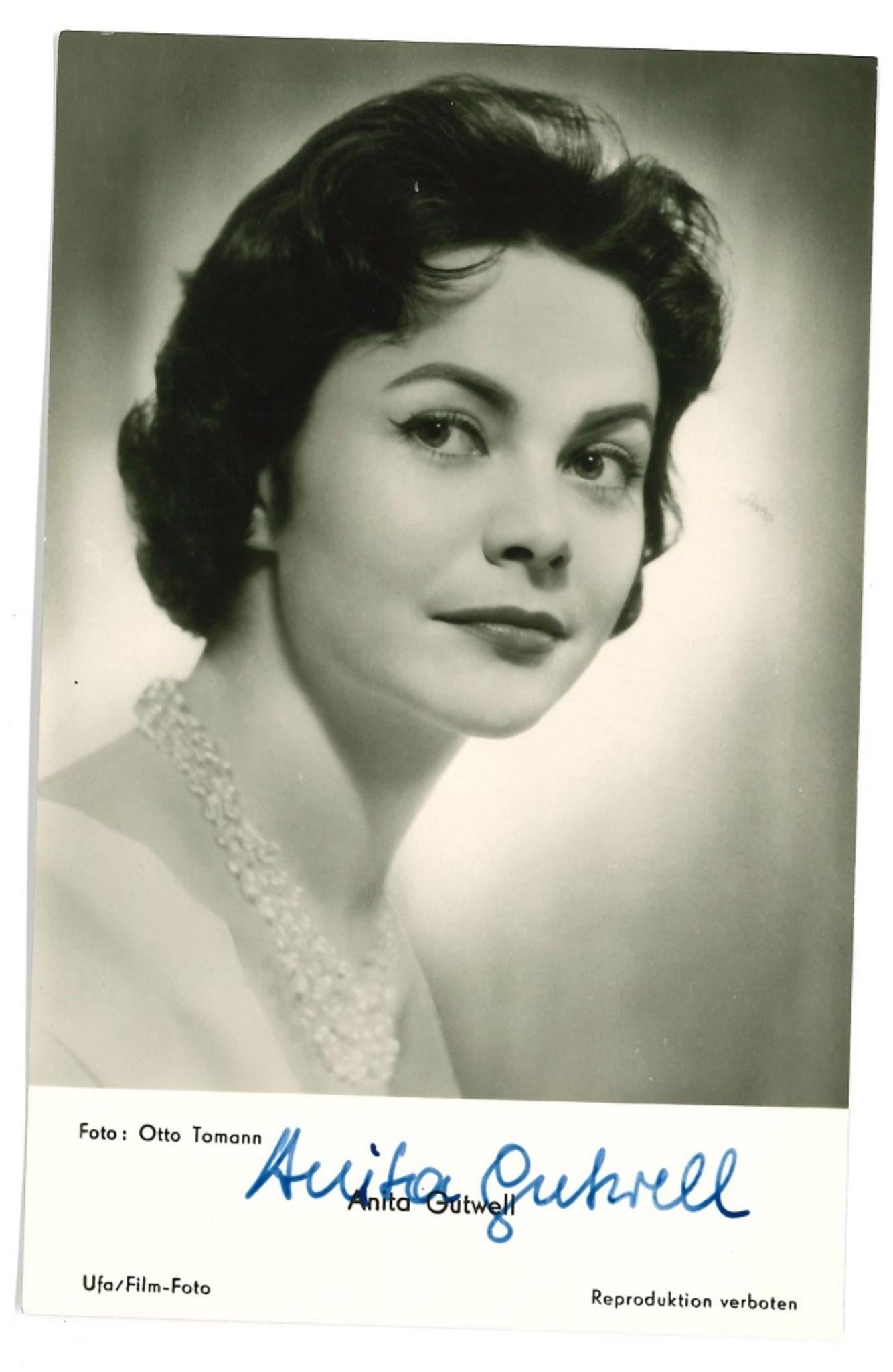 Unknown Portrait Photograph - Autograph Portrait of Anita Gütwell - Original b/w Postcard - 1950s