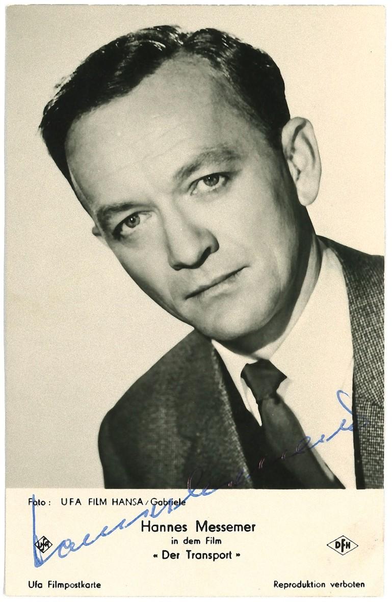 Unknown Portrait Photograph – Autographisches Porträt von Hannes Messemer - Vintage b/w Postcard - 1961
