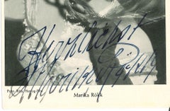 Portrait autographié de Marika Rkk - Affiche vintage b/w, années 1960