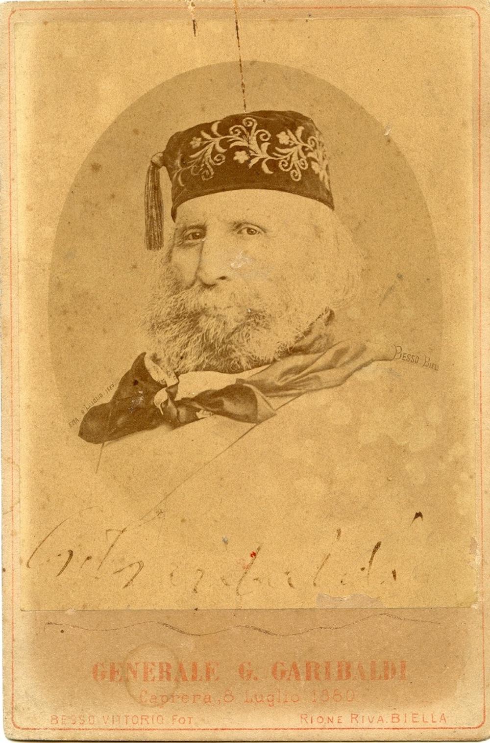 Unknown Black and White Photograph – Autographisches Porträt und Ehering von Giuseppe Garibaldi - 1880er Jahre