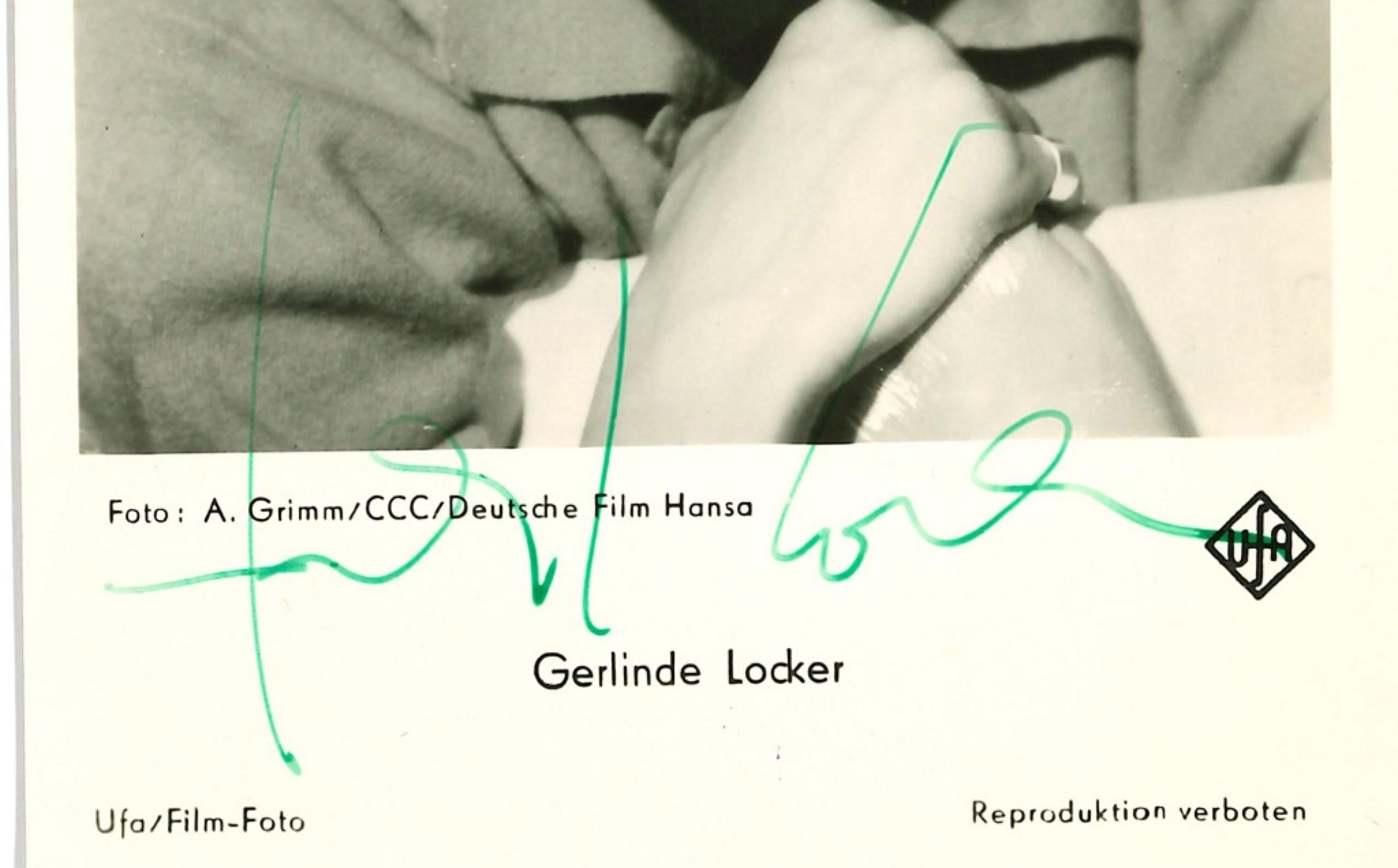 Autographed Portrait of Gerlinde Locker - Original b/w Postcard - 1950s - Photograph by Unknown