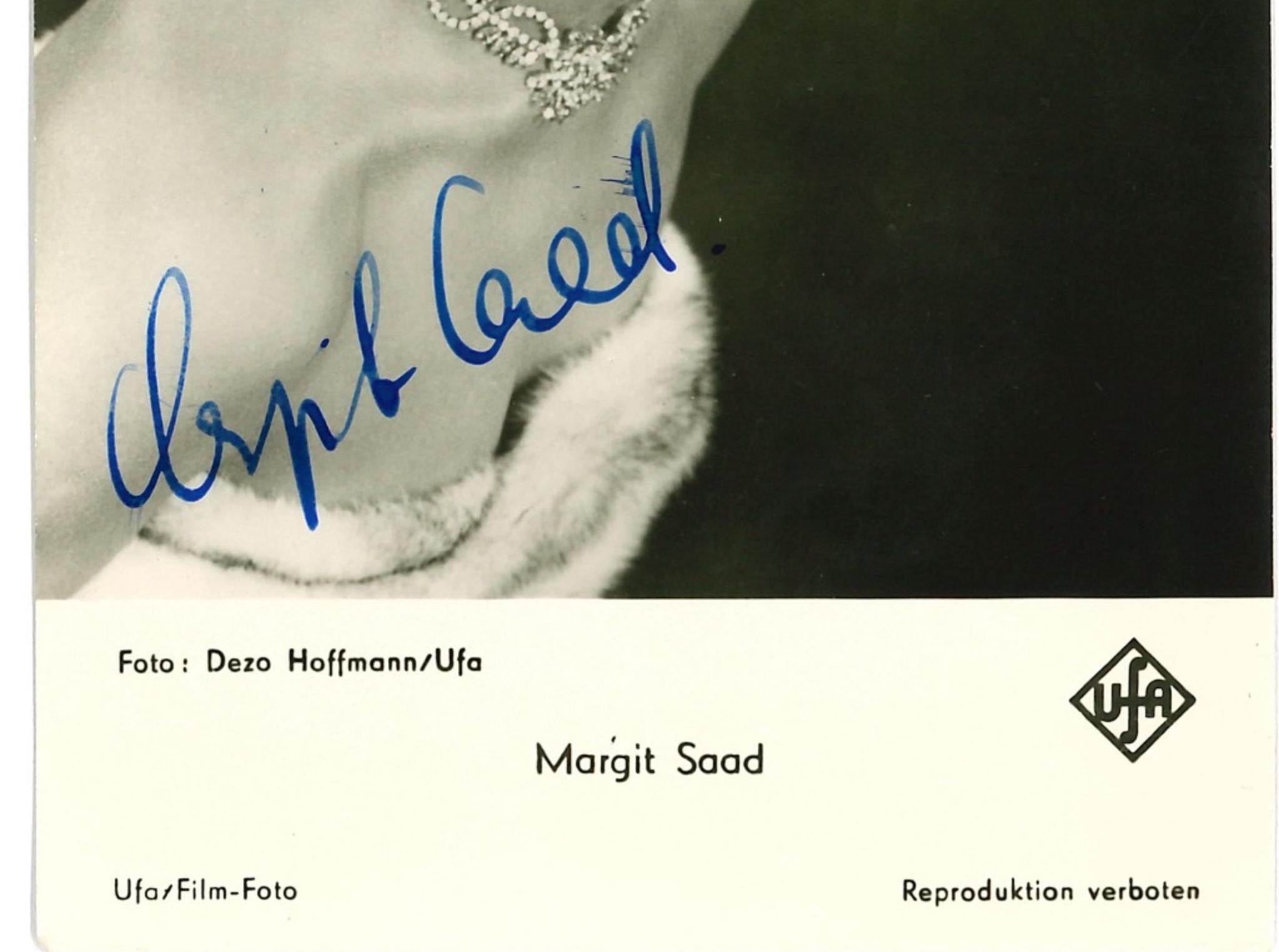 Retrato autografiado de Margit Saad - Postal original en blanco y negro - Años 60 - Photograph de Unknown