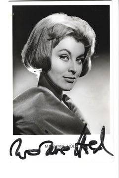 Autographisches Porträt von Marianne Hold - Vintage b/w Postcard - 1950er Jahre