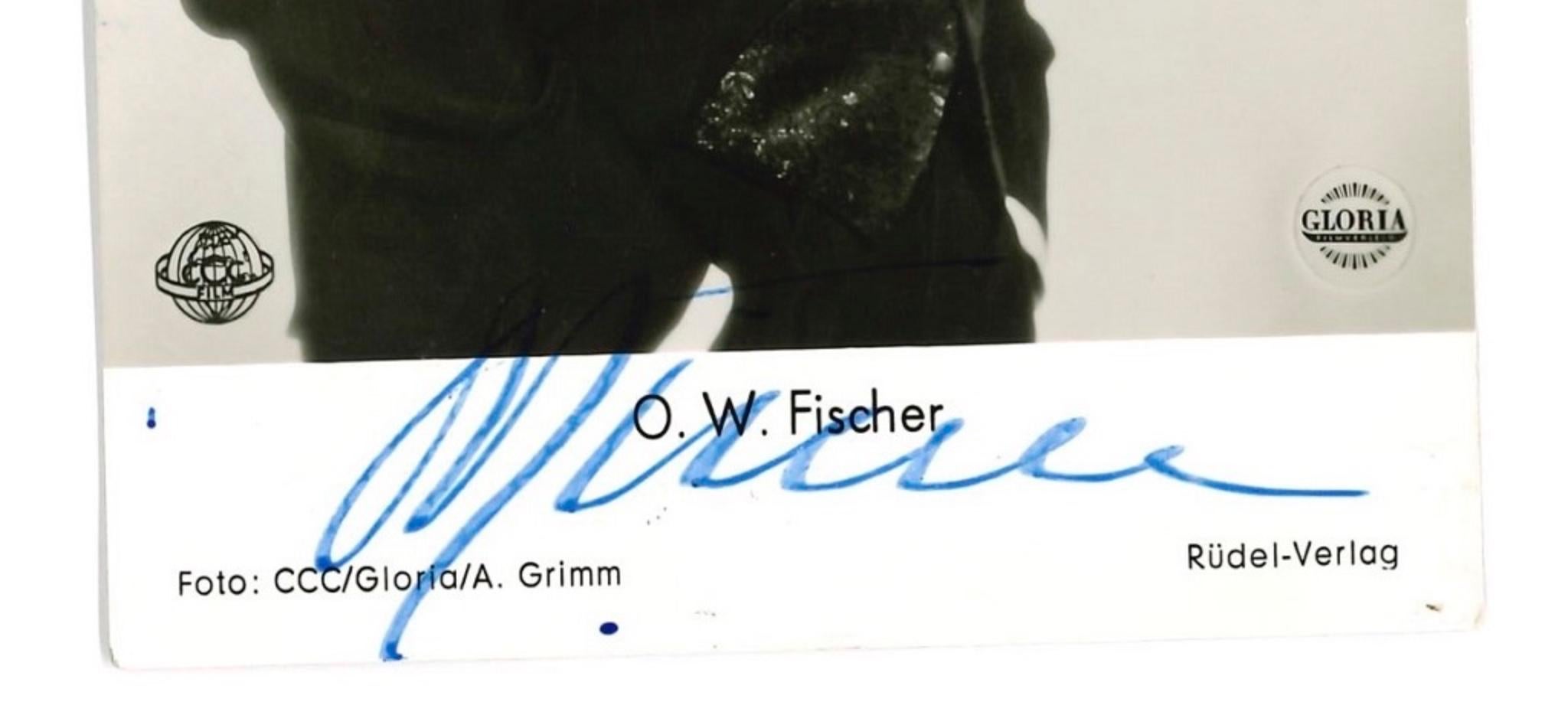 Autographed Portrait of O. W. Fischer - Vintage b/w Postcard - 1950s - Photograph by Unknown