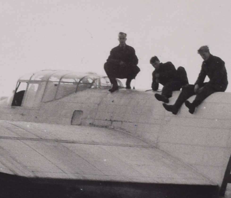 Avro Lancaster Bomber AU-Q being bombed up original press photograph 1940s For Sale 1