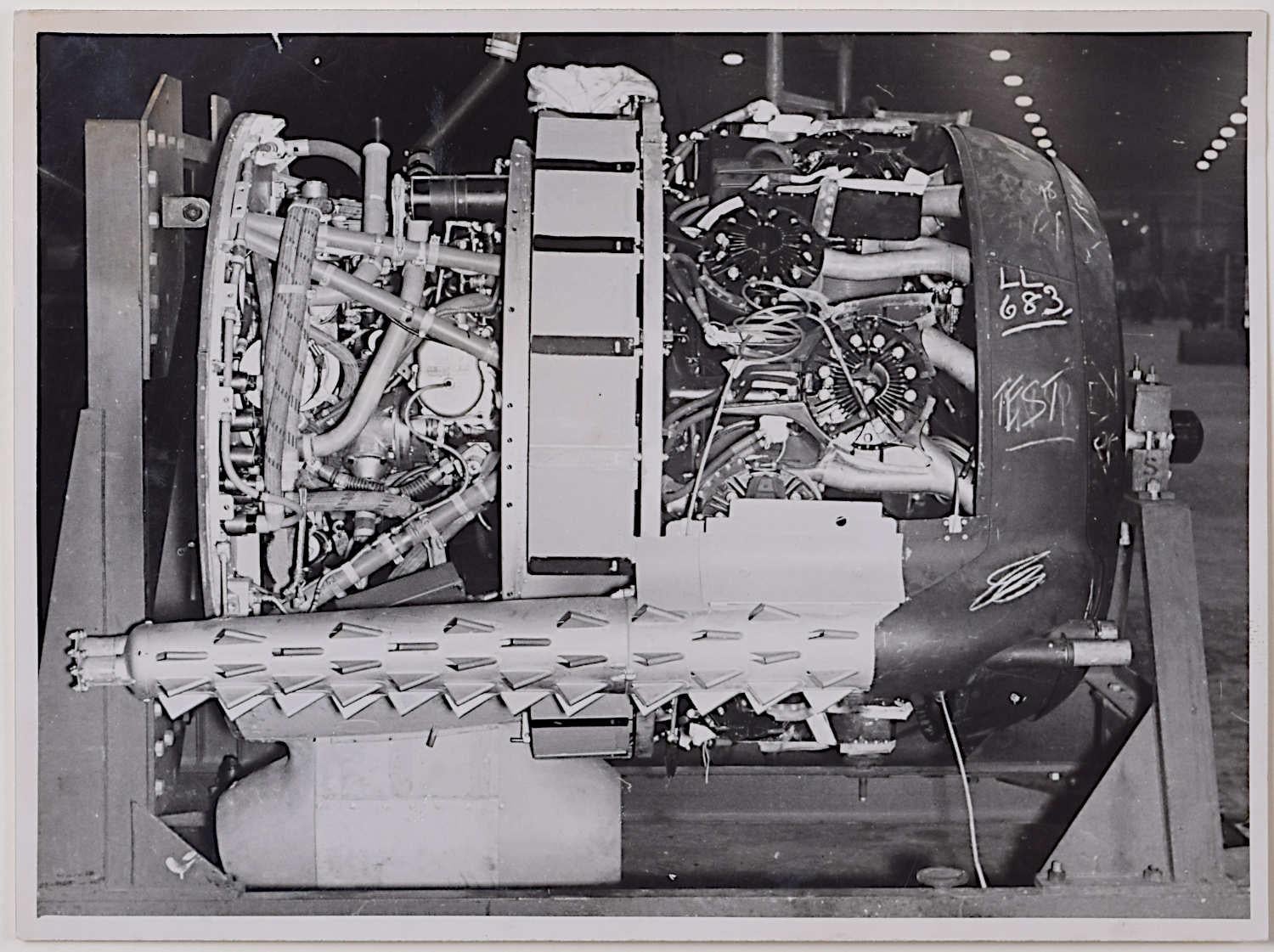Avro Lancaster Bomber LL683, Original Foto Hercules Power Egg MkII, 1943