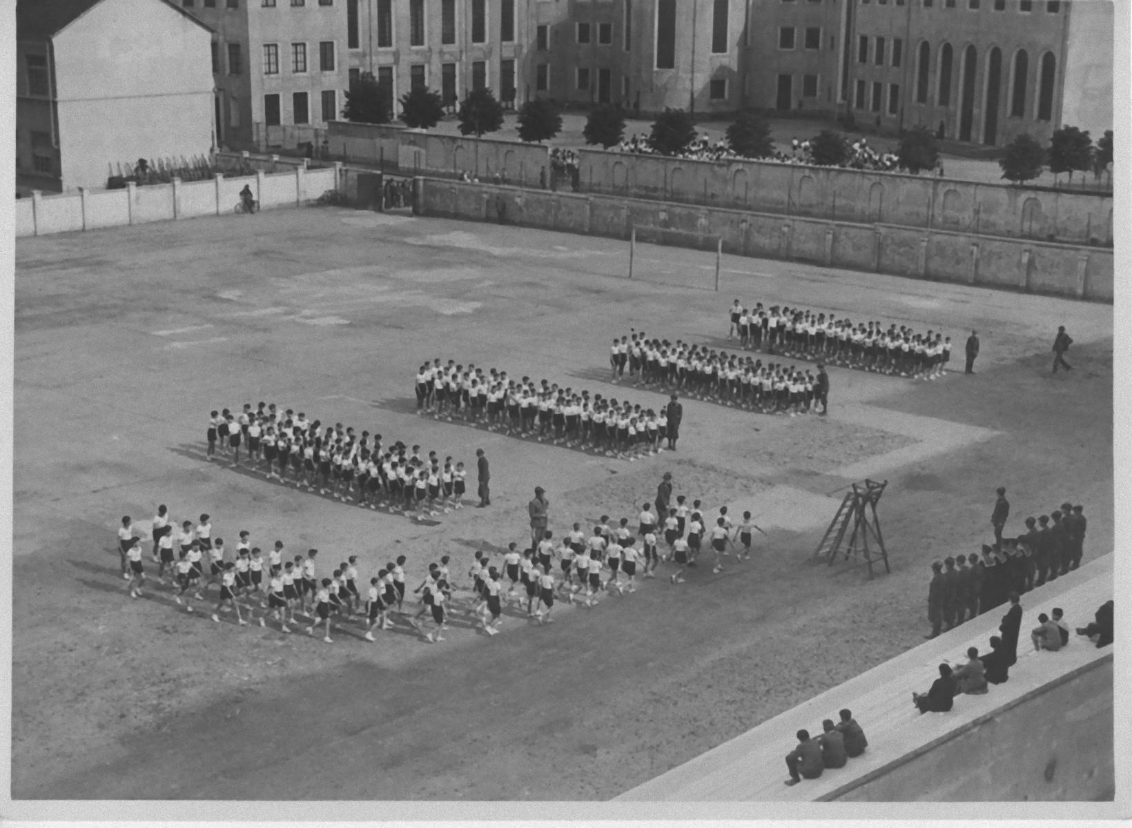 Unknown Figurative Photograph - Balilla Boys Training during Fascism in Italy - Vintage b/w Photo - 1934 c.a.