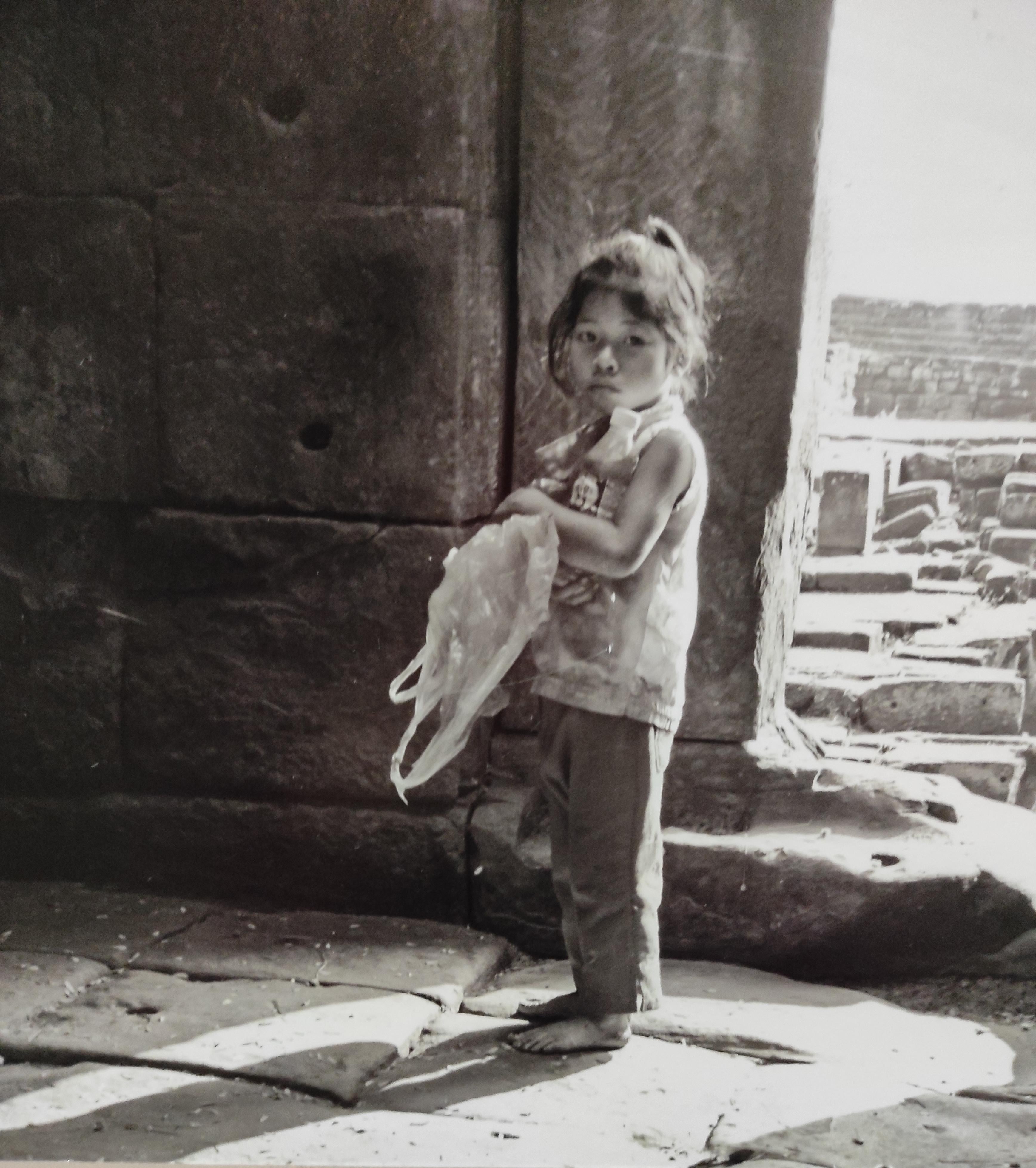 BABY- Schwarz-Weiß-Fotografie Italien 1970er Jahre (Fotorealismus), Photograph, von Unknown