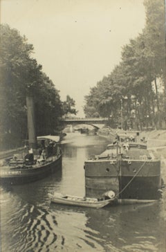 Barcazas cerca de París, Francia 1926, Fotografía en blanco y negro de gelatina de plata