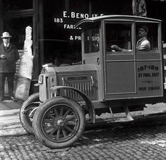 Benoit Fils - Archival fine art print, Black white, Montreal, Clydesdale truck