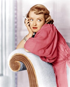 Bette Davis fume