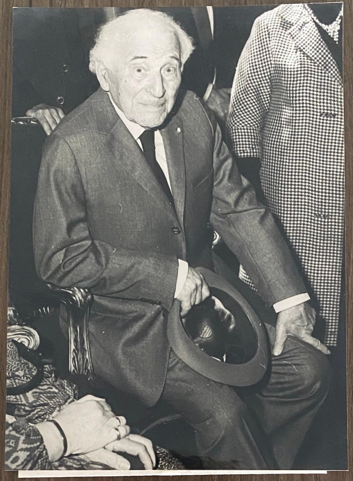 Marc Chagall (né Moïche Zakharovitch Chagalov ; 6 juillet [O.S. 24 juin] 1887 - 28 mars 1985) est un artiste franco-russe d'origine juive biélorusse. Moderniste avant l'heure, il a été associé à plusieurs styles artistiques majeurs et a créé des