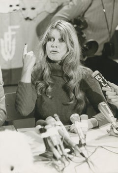 Brigitte Bardot at a press conference, Canada, 1977