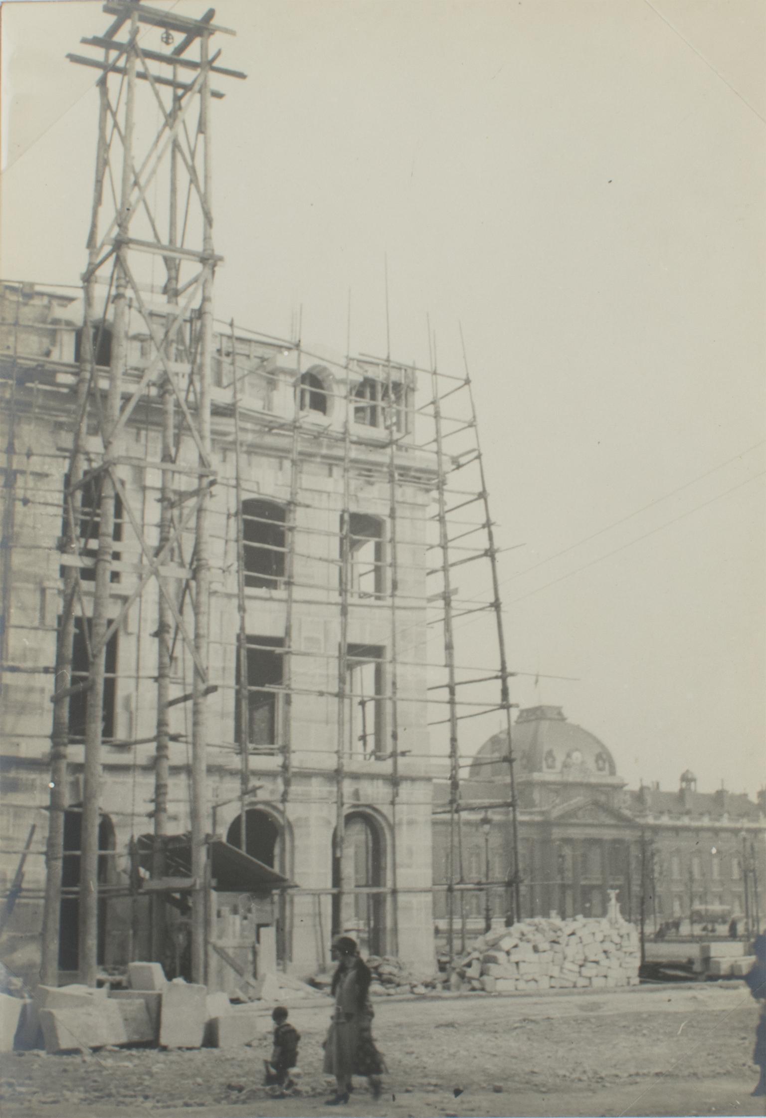 Unknown Landscape Photograph - Building Construction Site in Paris, 1927 - Silver Gelatin B and W Photography