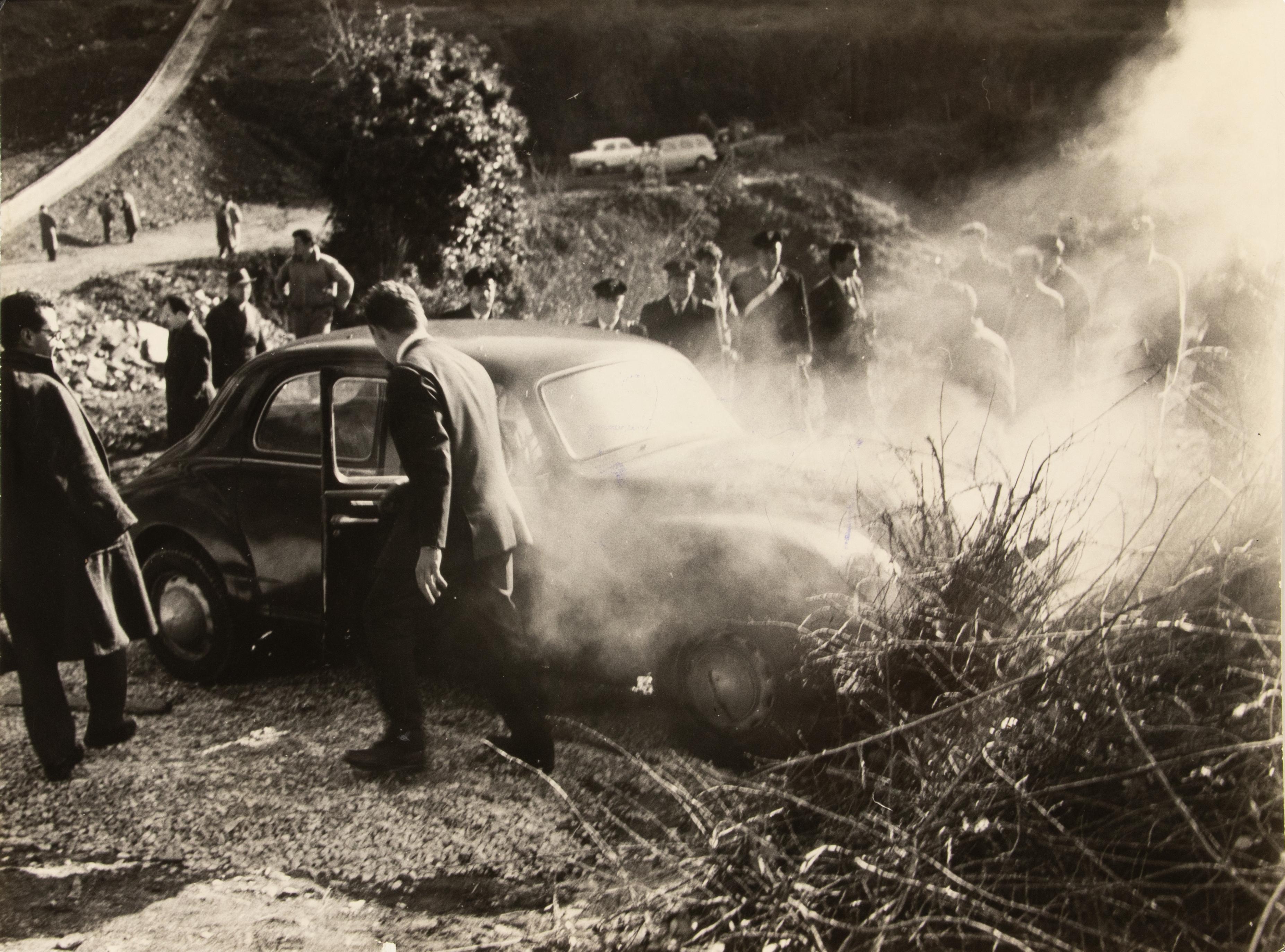 Car brûlé - Photographie vintage - 1960