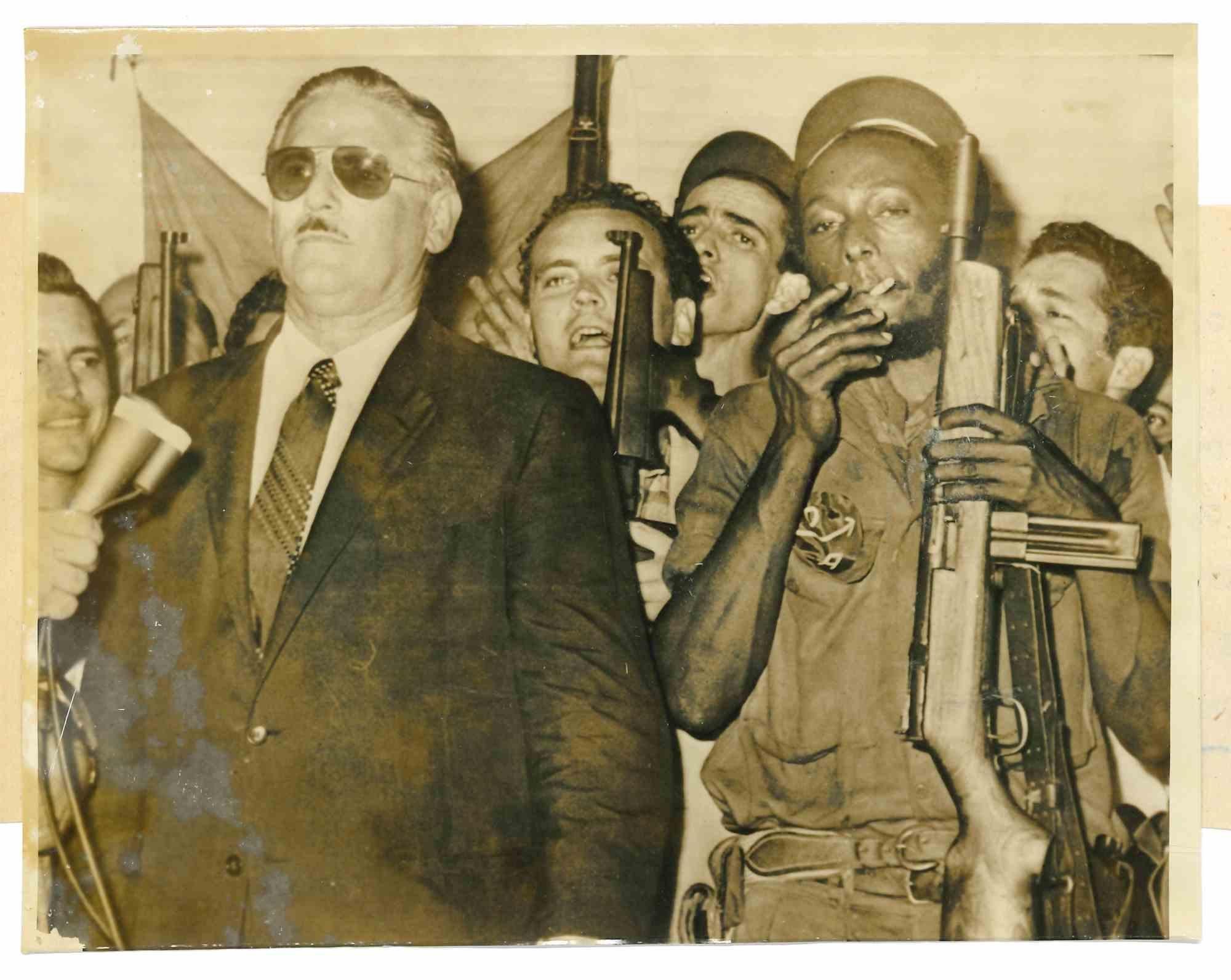Figurative Photograph Unknown - Carlo Prior, Cuba - Photo historique - années 1960