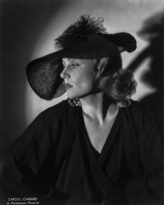Carole Lombard portrait dramatique à chapeau