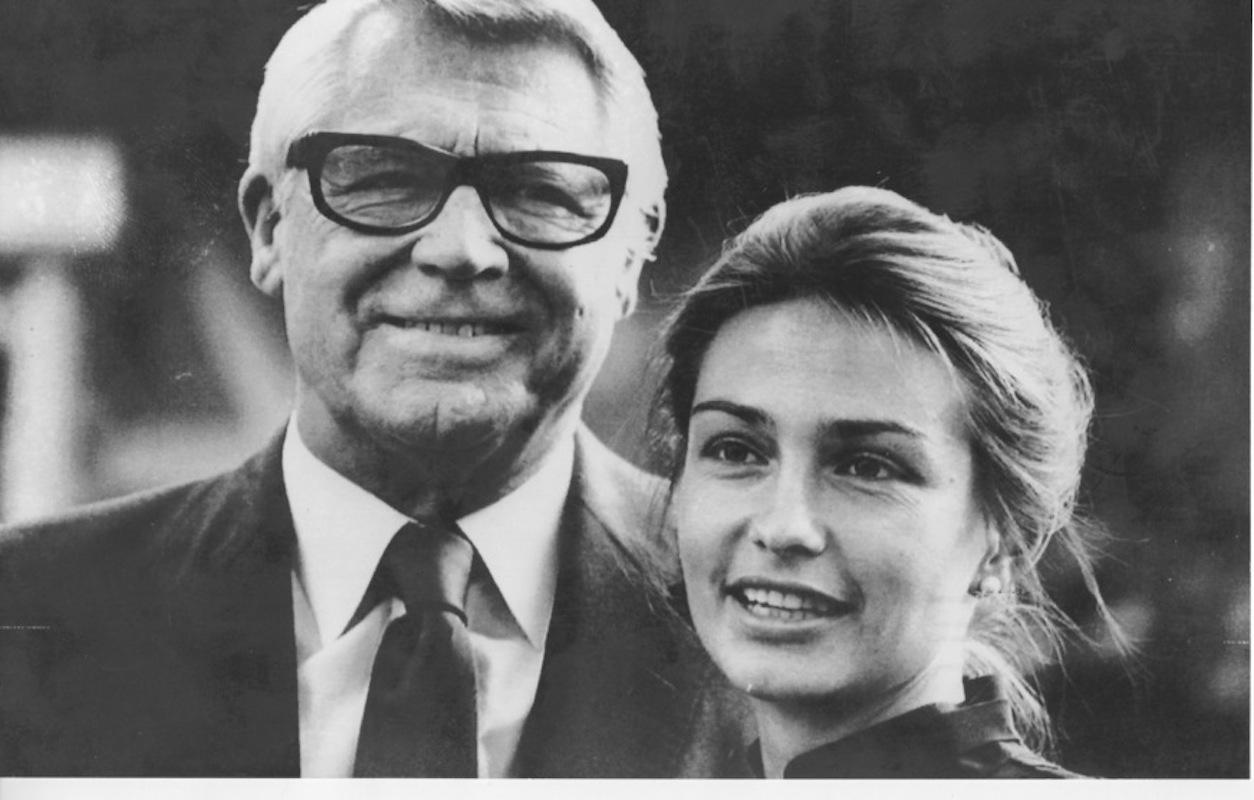 Unknown Figurative Photograph - Cary Grant with Barbara Harris - Vintage Photo - 1980s