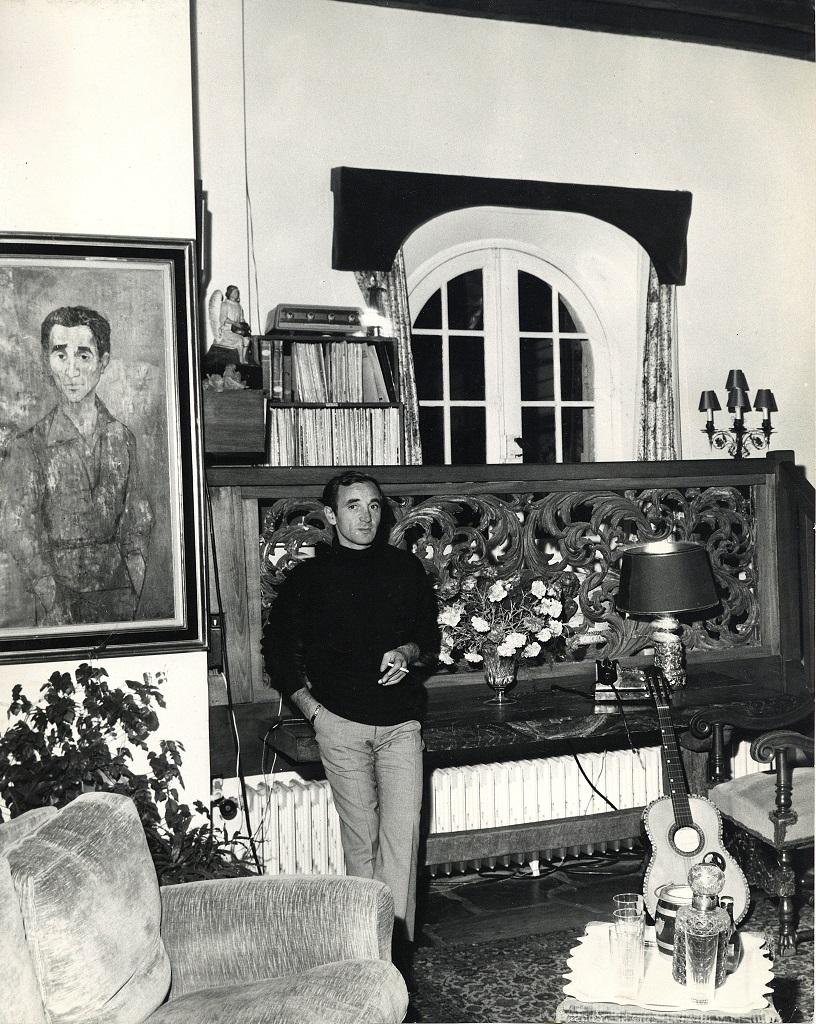 Unknown Black and White Photograph - Charles Aznavour by Pierluigi Praturlon - Vintage Photo - 1960s