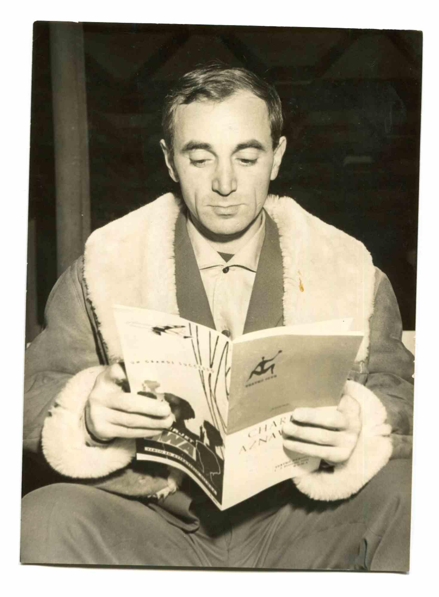Unknown Figurative Photograph - Charles Aznavour -  Photo- 1960s