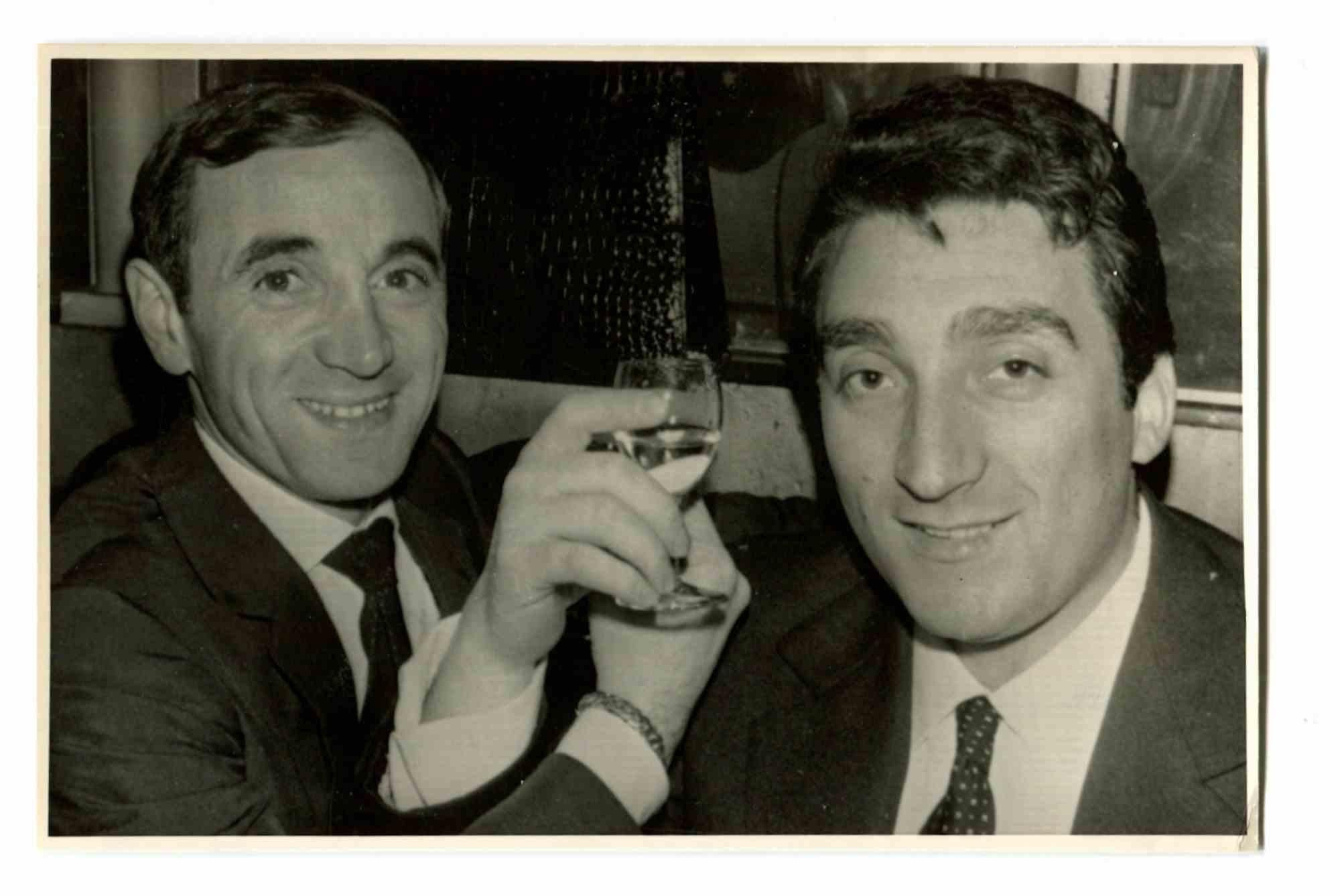 Figurative Photograph di Unknown - Charles Aznavour -  Foto- Anni '60