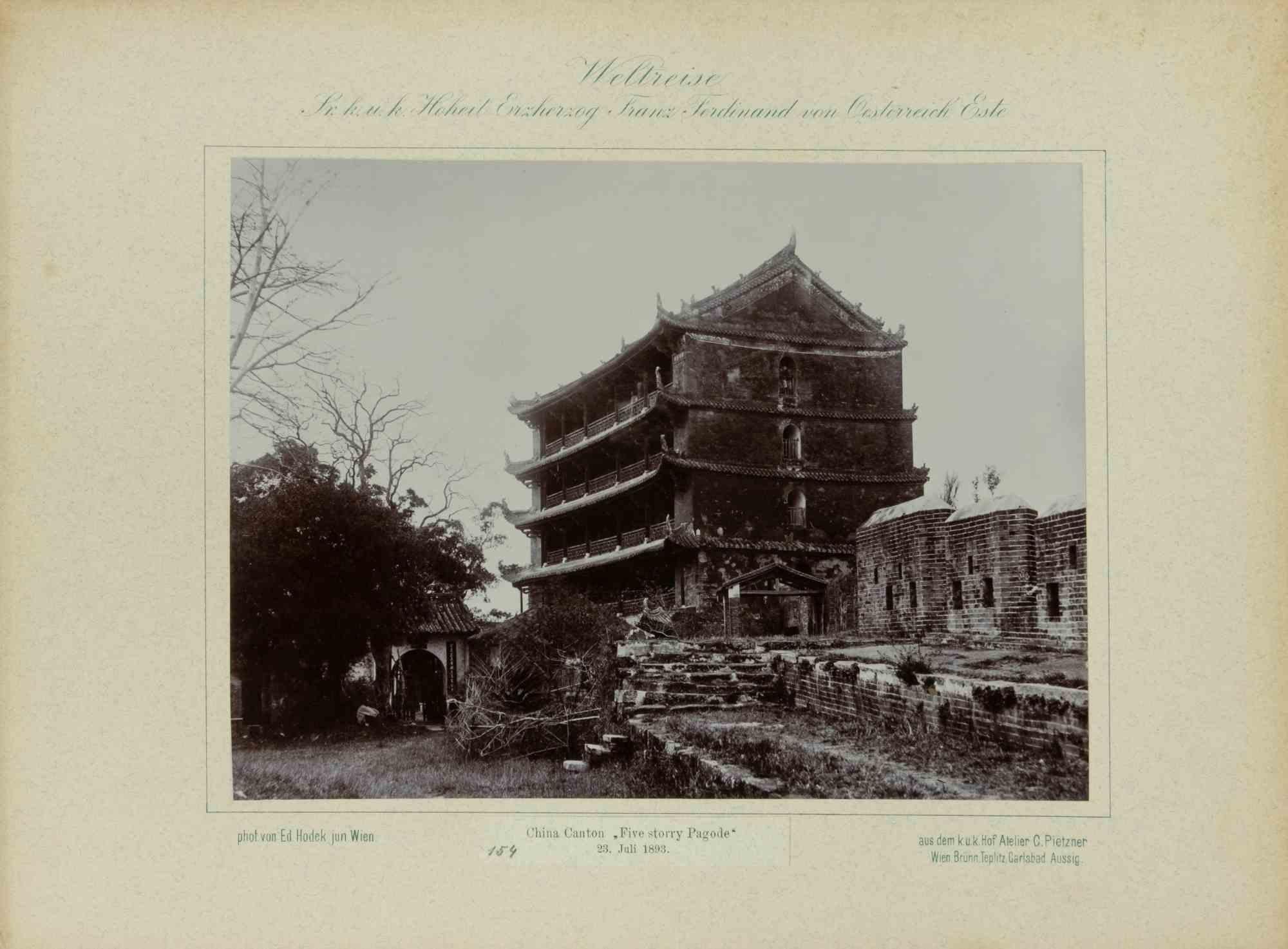 Figurative Photograph di Unknown - Cina Canton "Five Storry Pagode" - Fotografia d'epoca - 1893