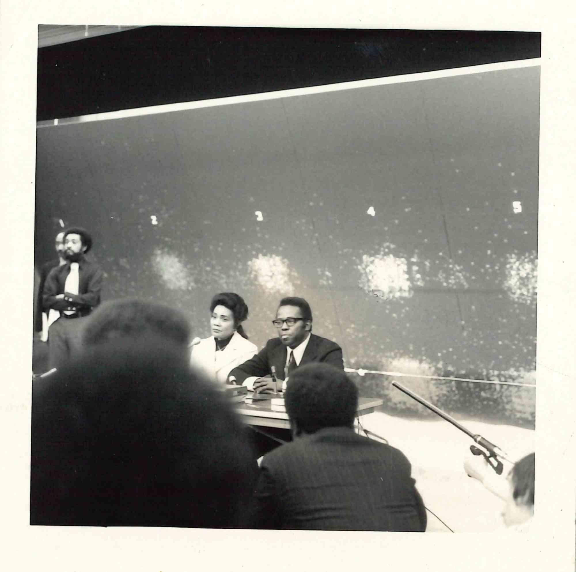 Figurative Photograph de Unknown - Coretta Scott King y Richard Hatcher - Foto de época - Años 60