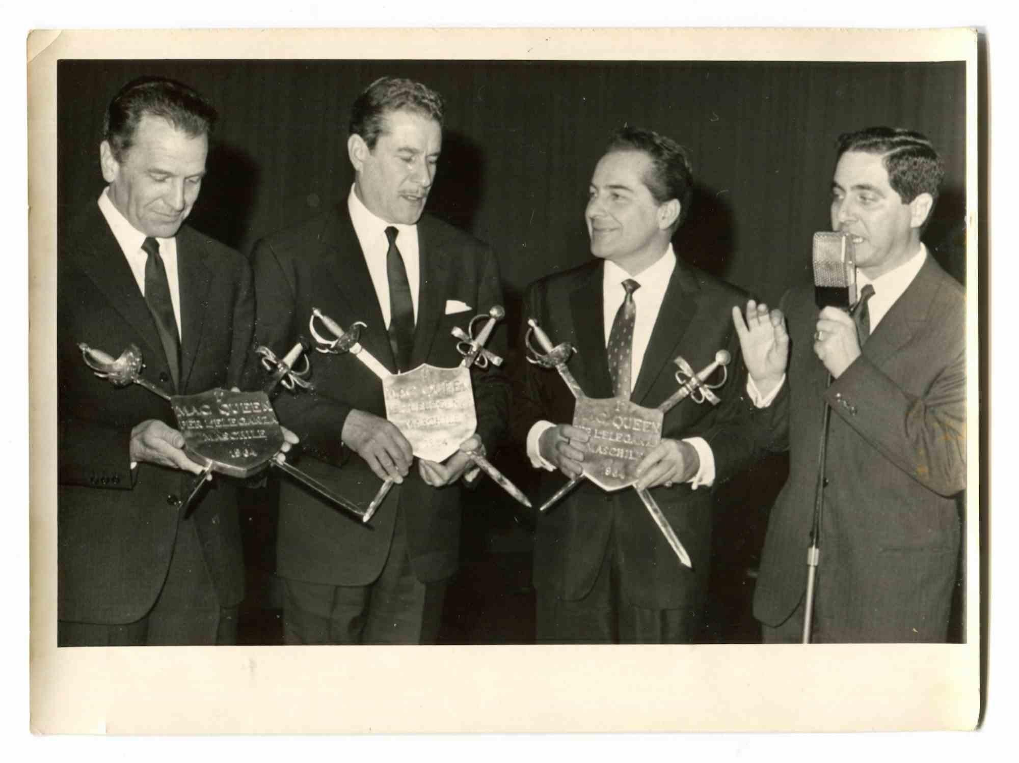 Unknown Figurative Photograph – Corrado und Amedeo Nazzari – Vintage-Foto – 1960er Jahre