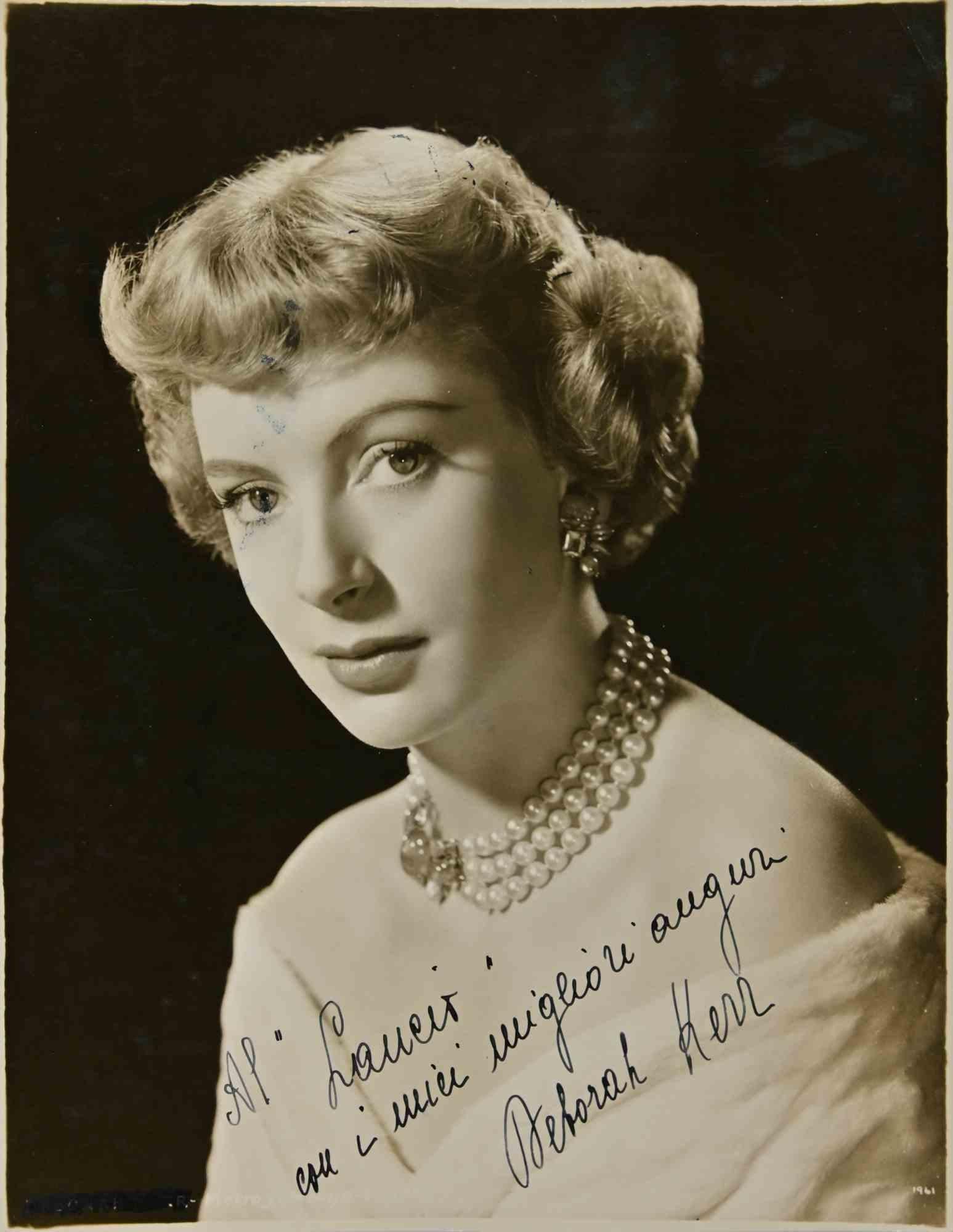 Figurative Photograph di Unknown - Deborah Kerr - Fotografia d'epoca autografata - metà del XX secolo