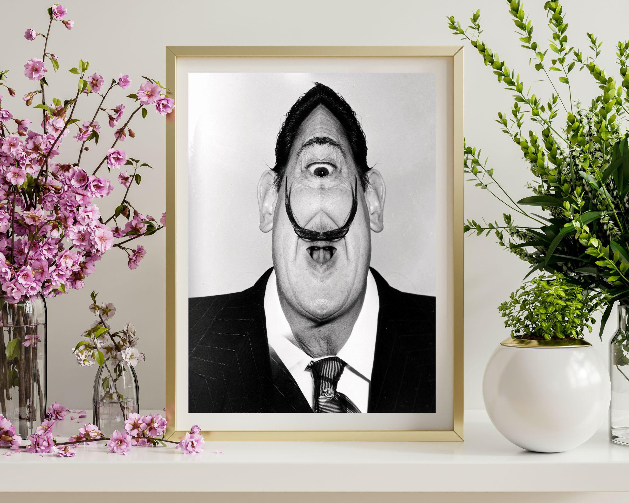 Distortierter Salvador Dali (Zeitgenössisch), Photograph, von Unknown