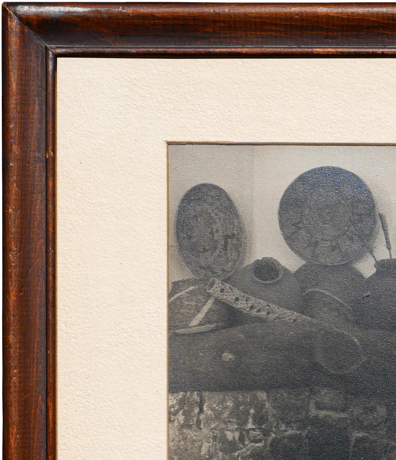 Una prima fotografia in bianco e nero di un focolare interno - Photograph Realismo di Unknown