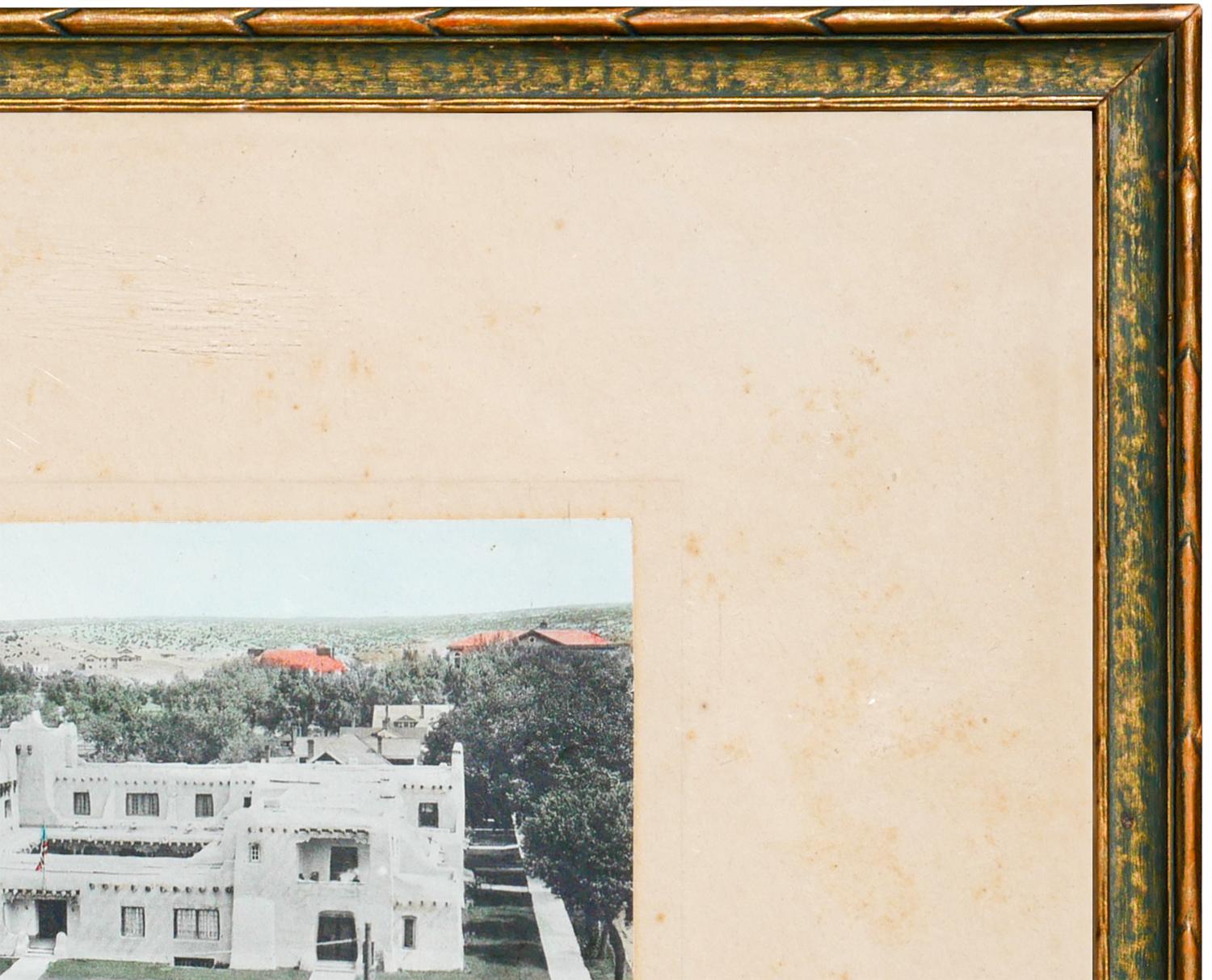 Fotografía arquitectónica histórica en color del Museo de Arte de Nuevo México - Black and White Photograph Beige de Unknown