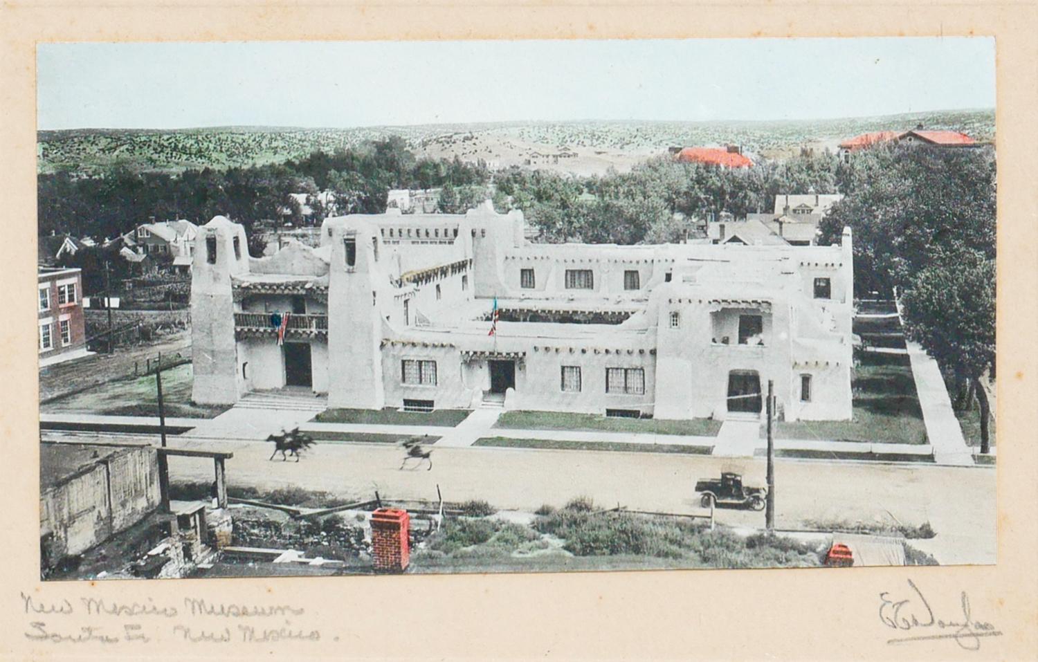 Fotografía arquitectónica histórica en color del Museo de Arte de Nuevo México en venta 2