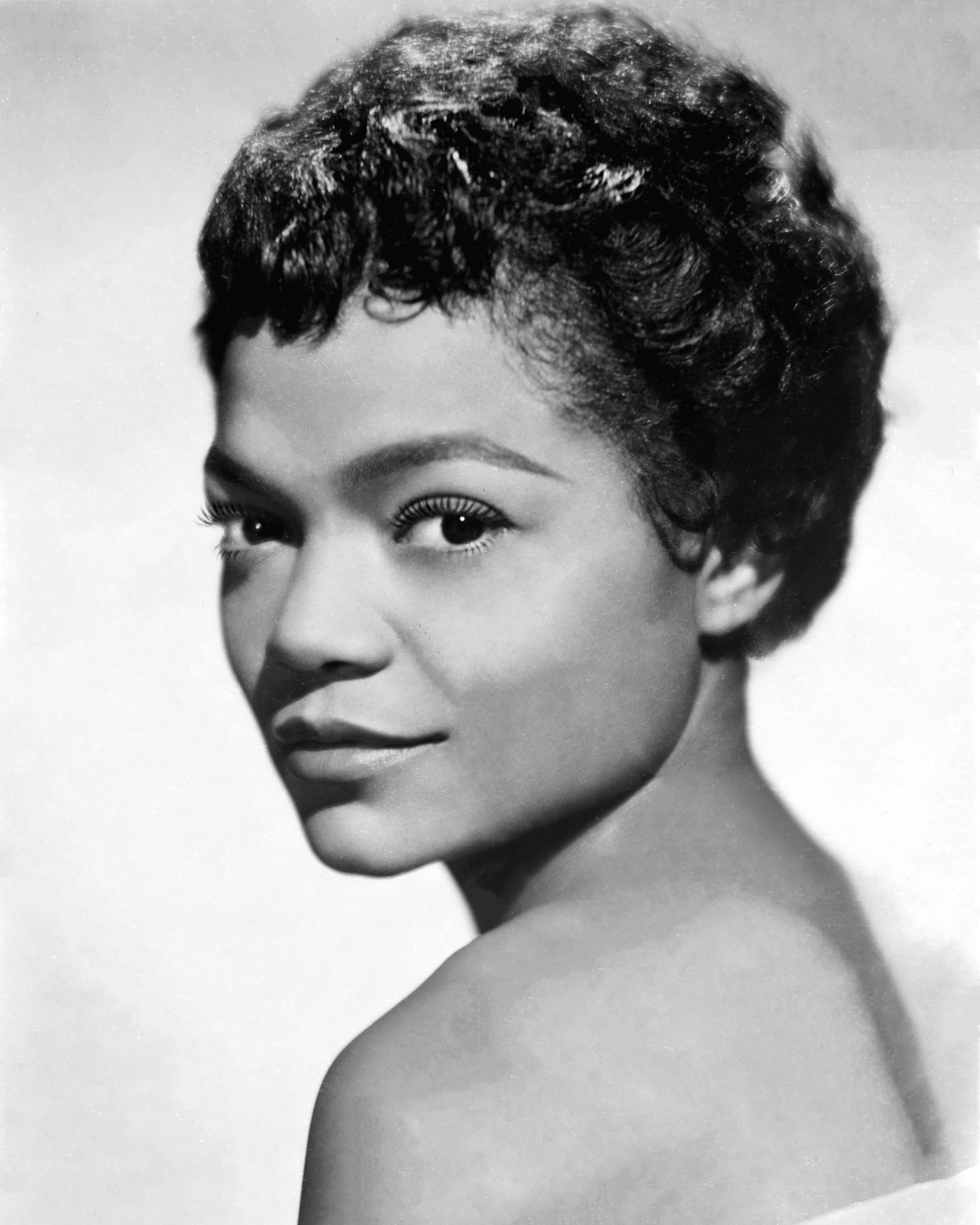 Black and White Photograph di Unknown - Eartha Kitt Sorriso stupefacente