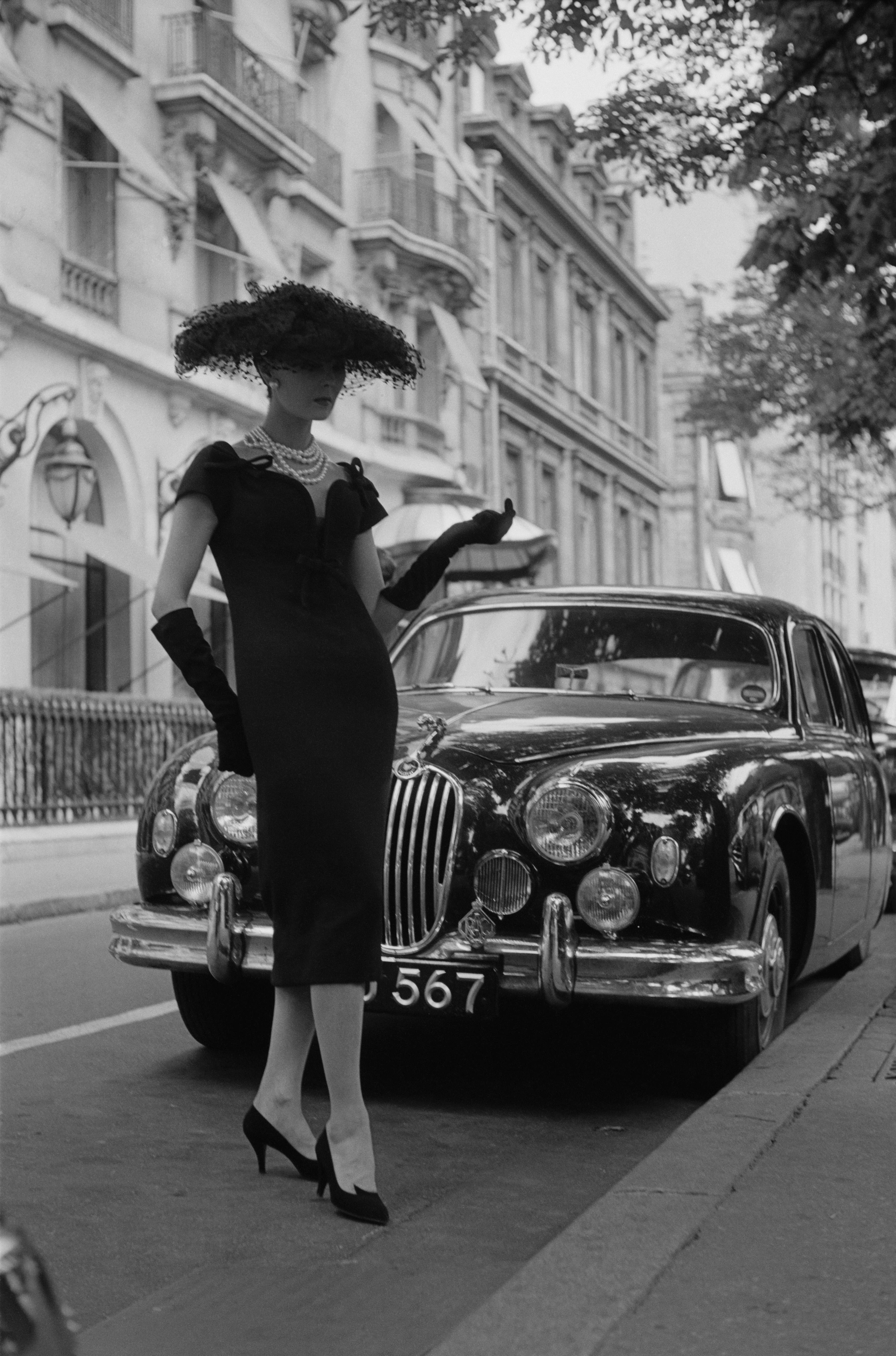 Unknown Black and White Photograph - Elegant Daywear (1957) - Silver Gelatin Fibre Print