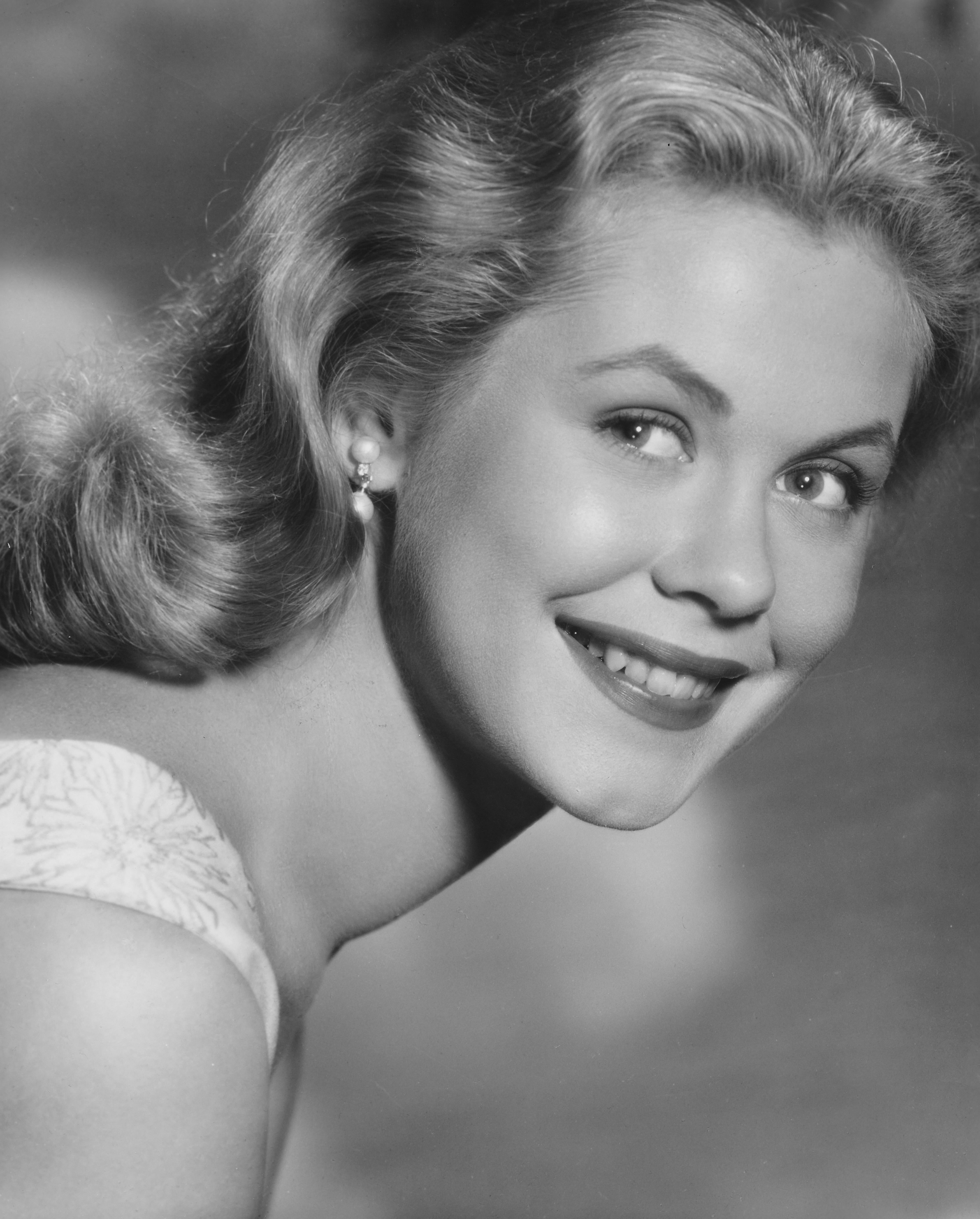 Unknown Portrait Photograph - Elizabeth Montgomery Smiling in "Bewitched" Fine Art Print