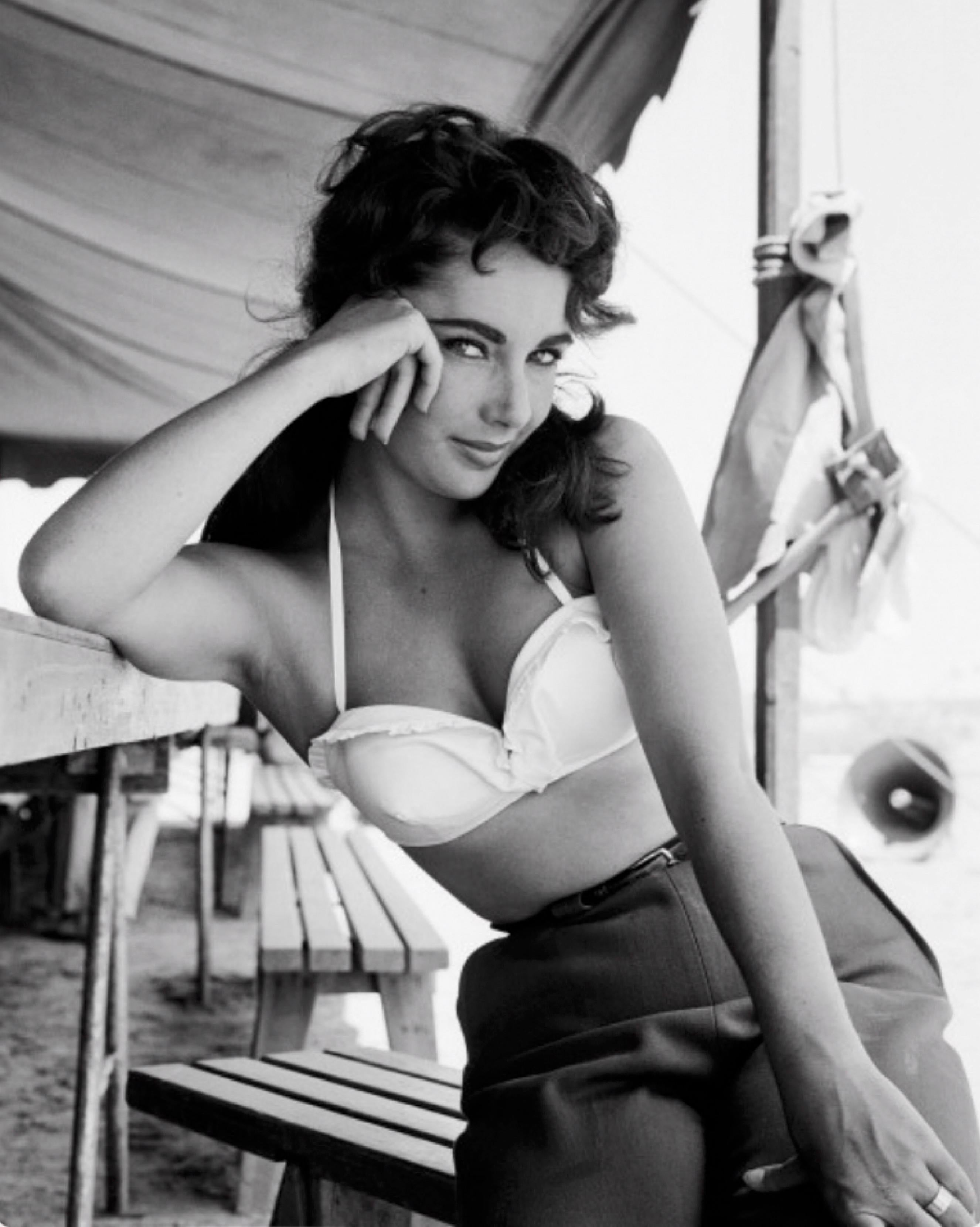 Unknown Color Photograph - Elizabeth Taylor on the Set of "Giant" -  Oversize Print 